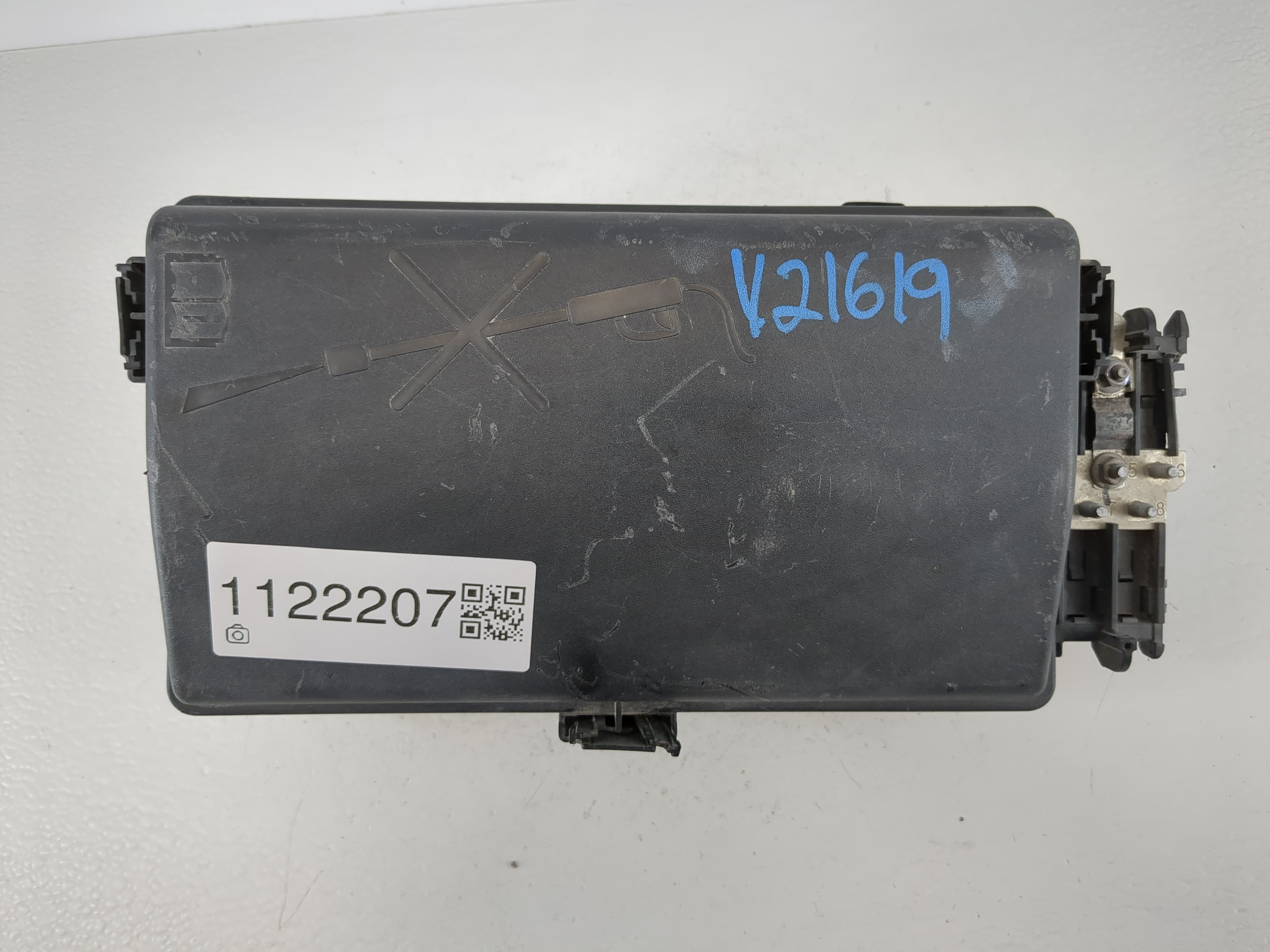 2014-2016 Buick Lacrosse Fusebox Fuse Box Relay Module 90767240 1122207 - Oemusedautoparts1.com