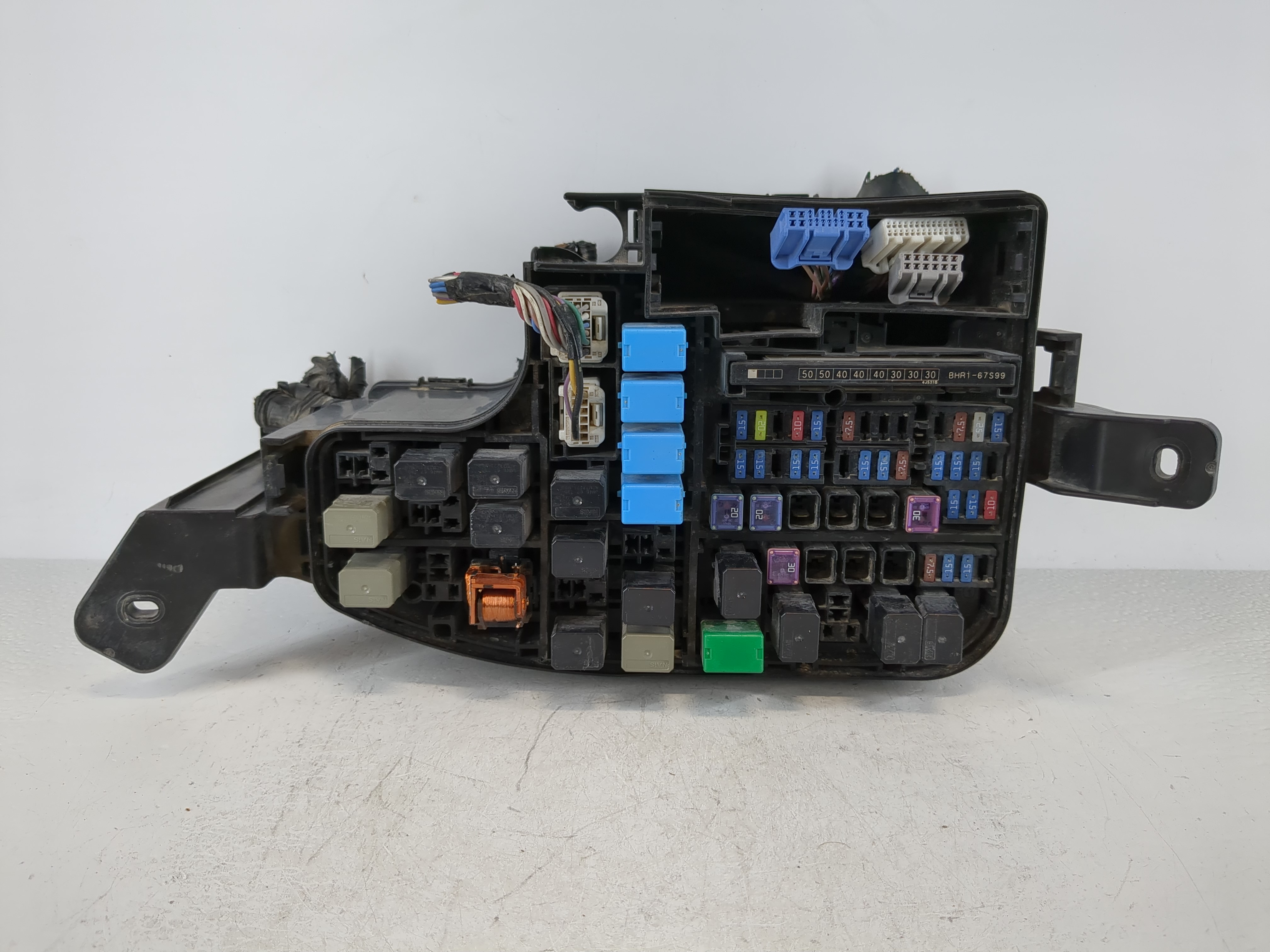 Mazda 3 Fusebox Fuse Box Relay Module Bhr1-66767 1122235 - Oemusedautoparts1.com