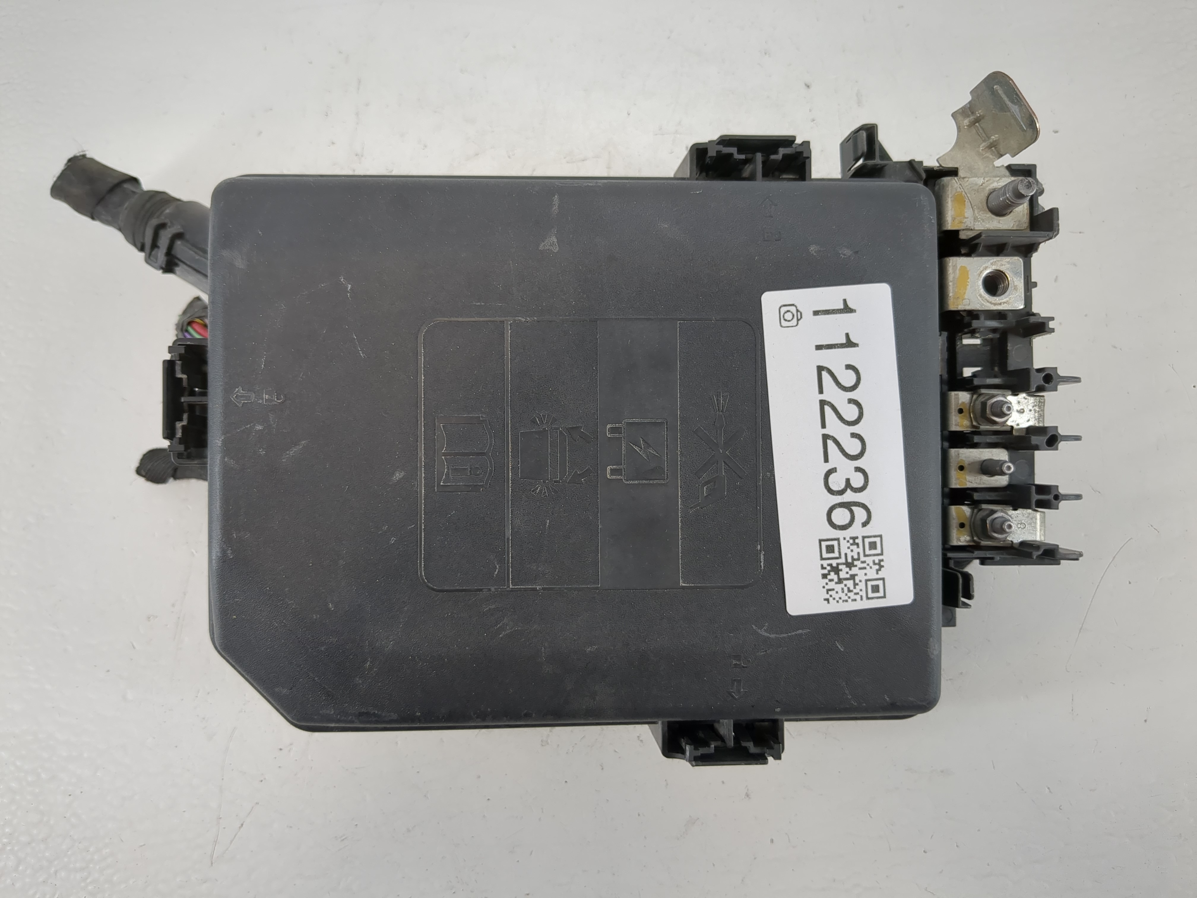 2016-2018 Chevrolet Cruze Fusebox Fuse Box Relay Module 42571924 1122236 - Oemusedautoparts1.com