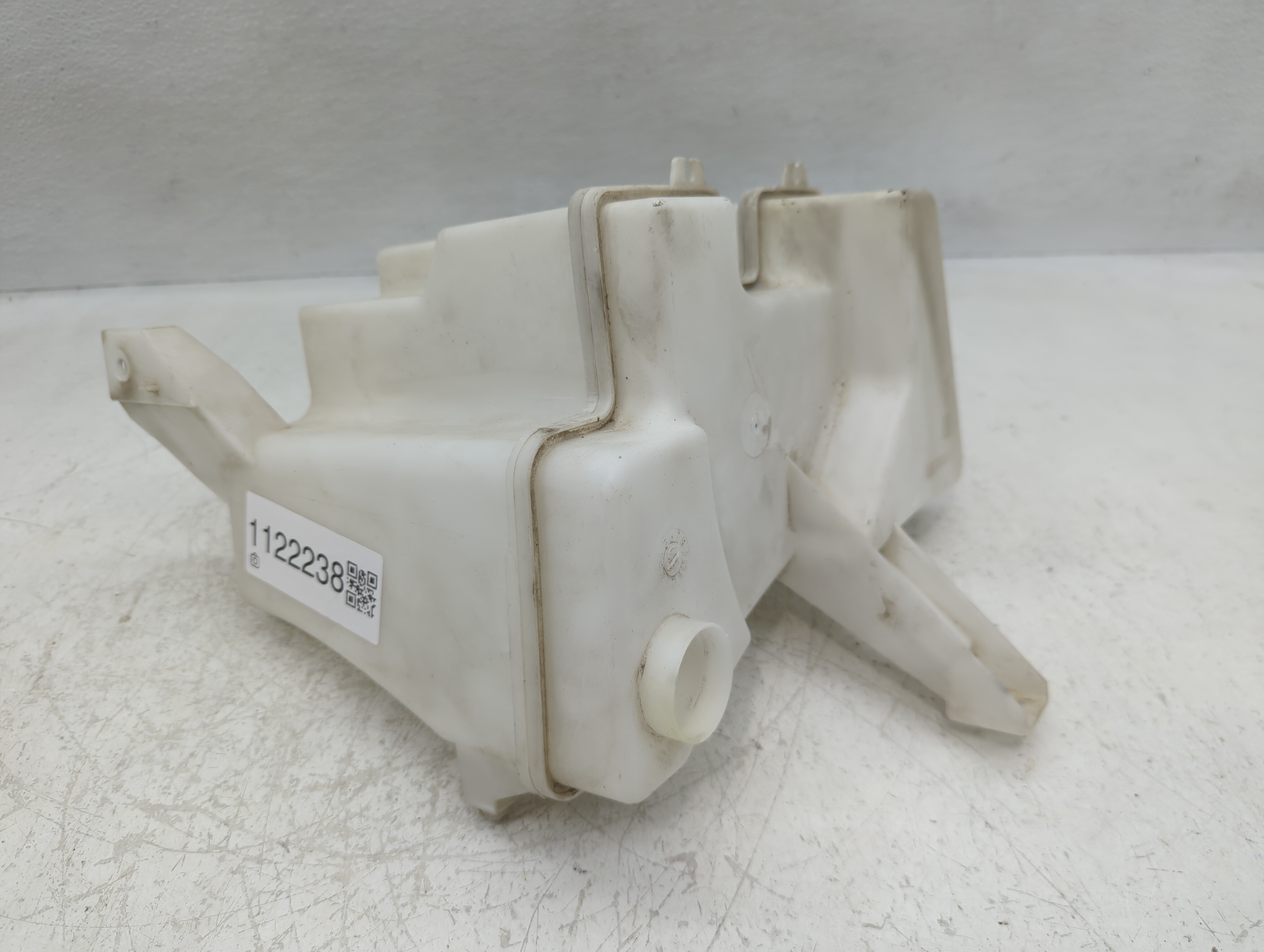2007-2012 Nissan Versa Windshield Washer Fluid Reservoir Bottle Oem 1122238 - Oemusedautoparts1.com