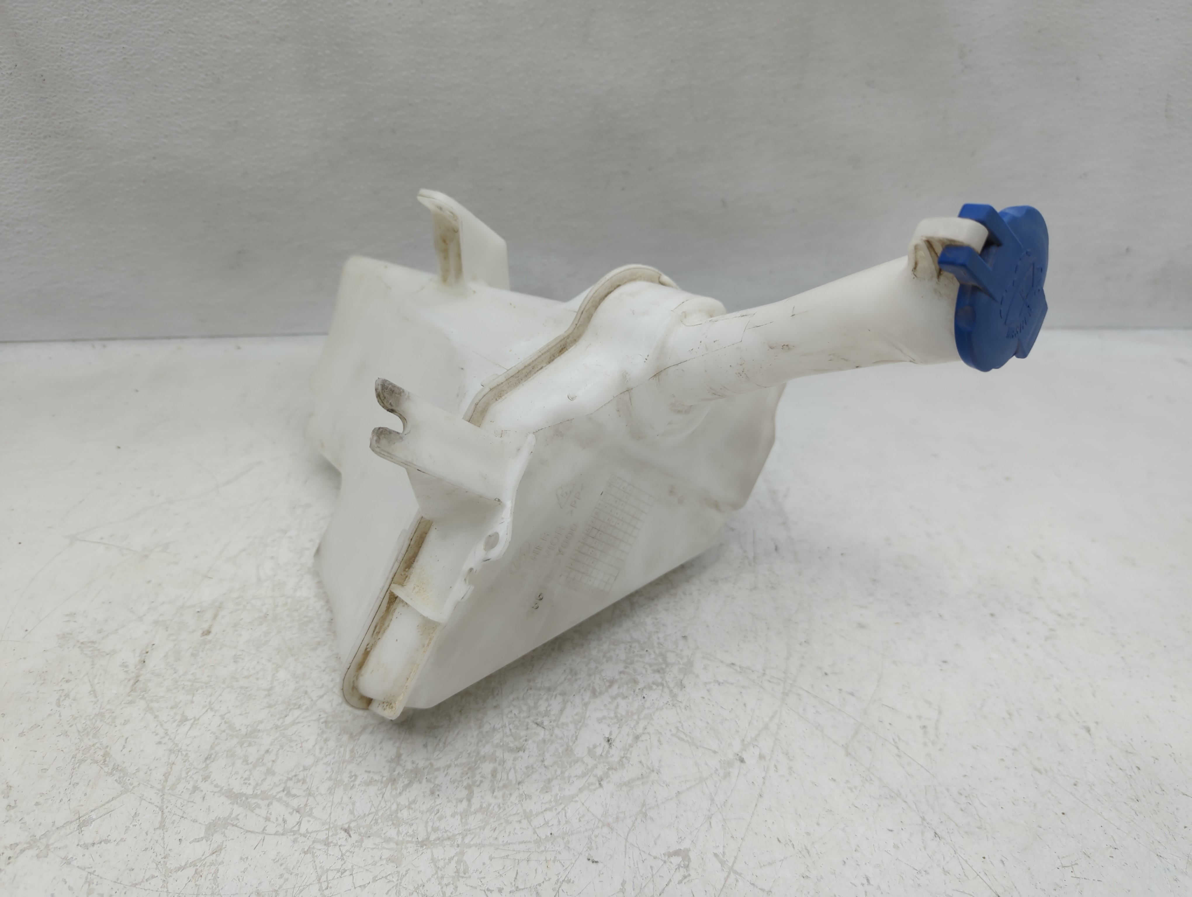 2011-2013 Hyundai Elantra Windshield Washer Fluid Reservoir Bottle Oem 1122239 - Oemusedautoparts1.com