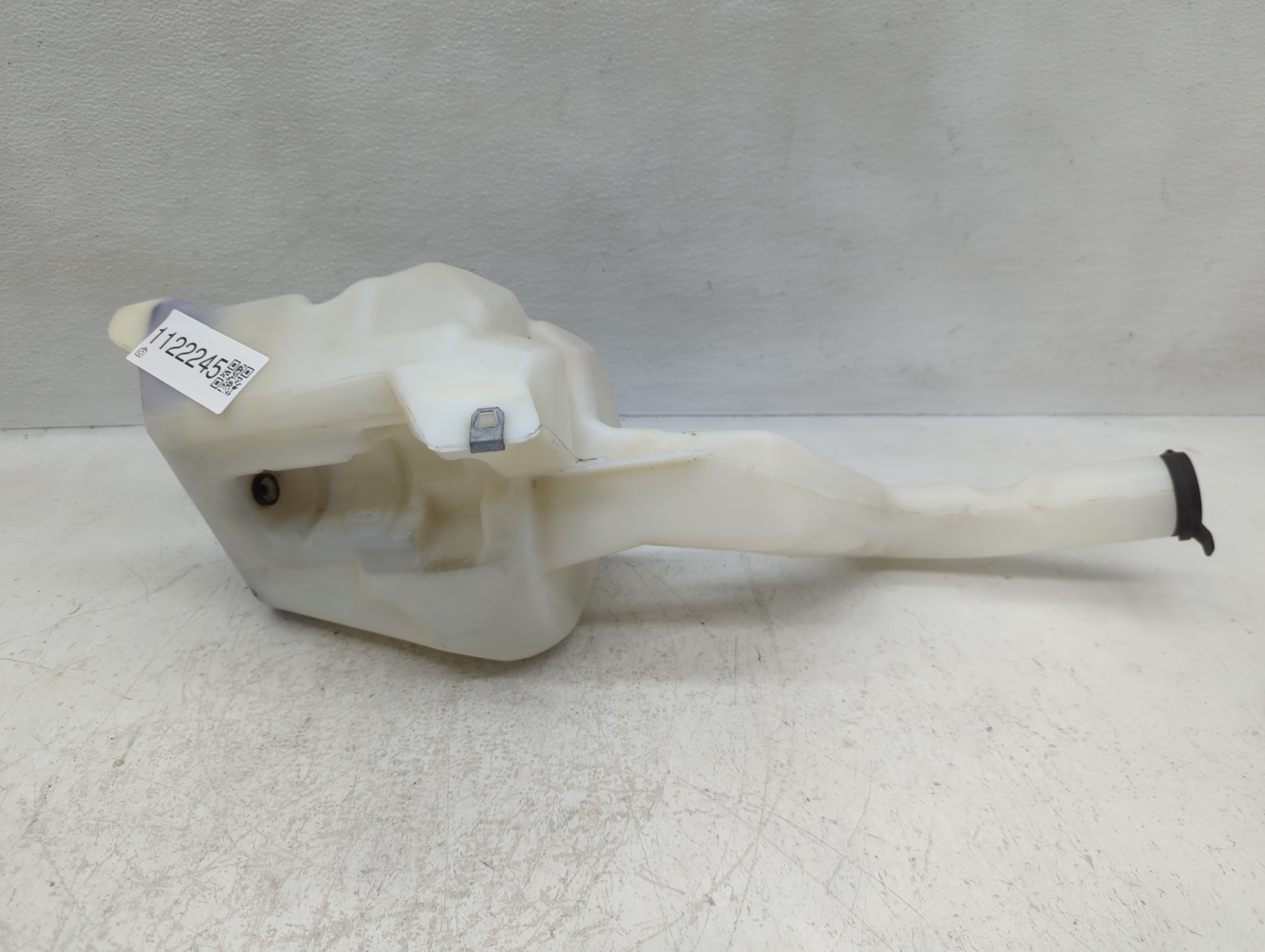 Picture of 2010-2017 Chevrolet Equinox Windshield Washer Fluid Reservoir Bottle Oem 1122245