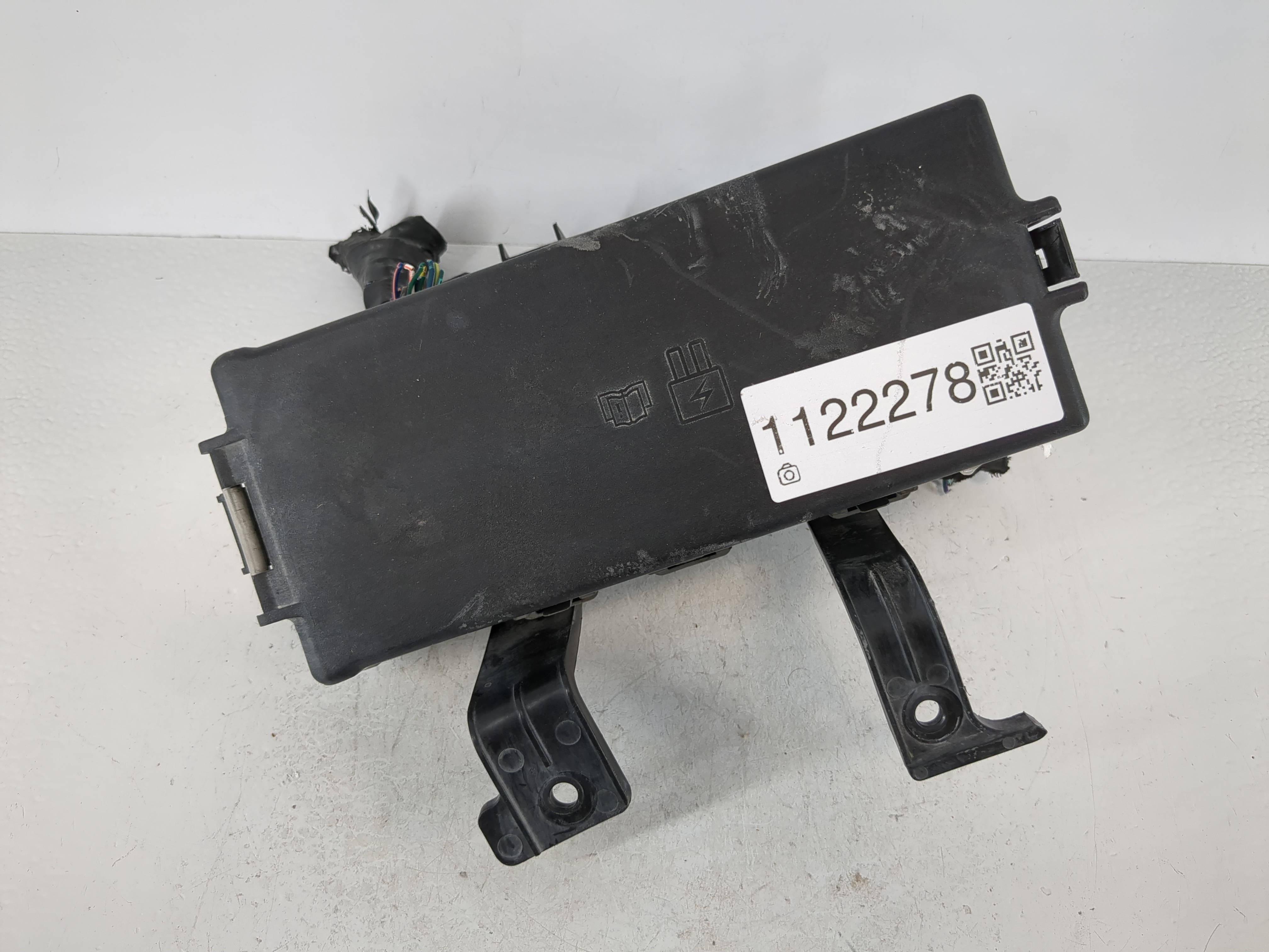 2010-2012 Ford Fusion Fusebox Fuse Box Relay Module Be5t-14290 1122278 - Oemusedautoparts1.com