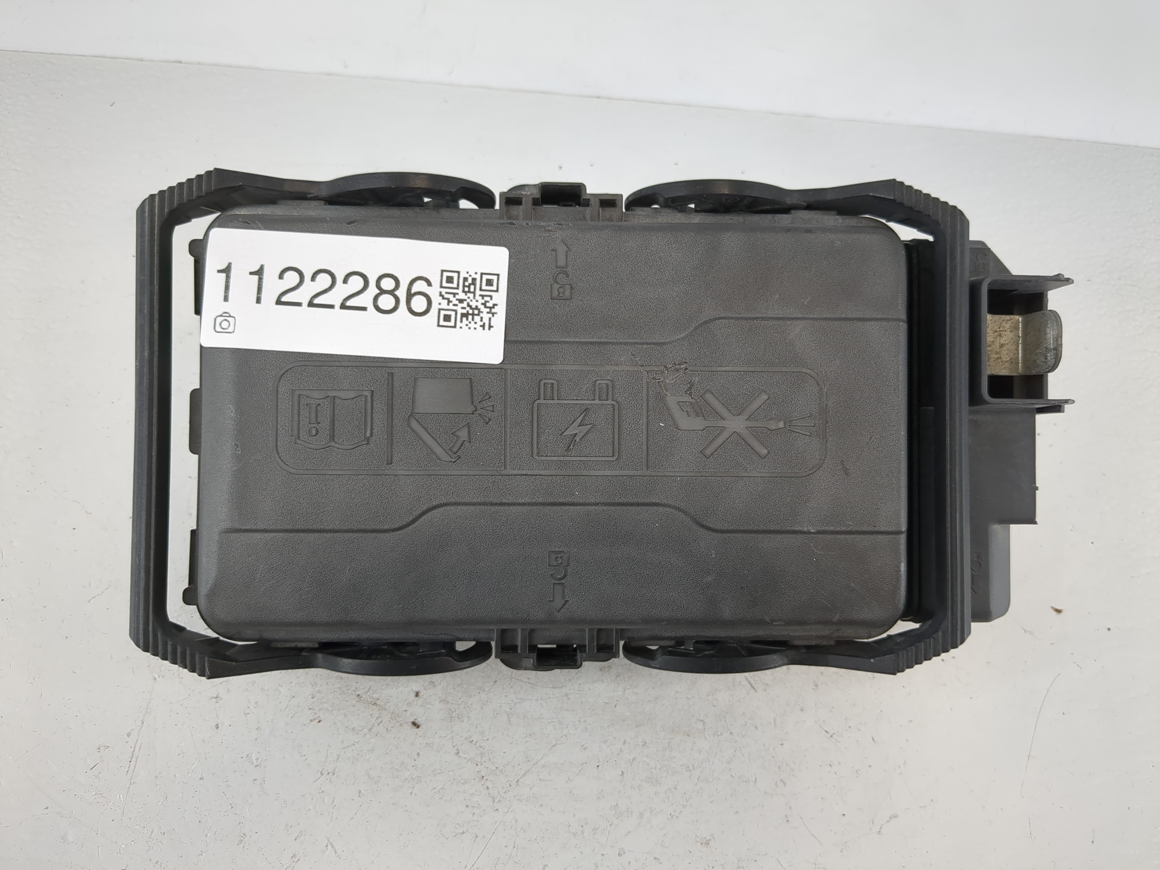 2016-2017 Chevrolet Malibu Fusebox Fuse Box Relay Module 84144636 1122286 - Oemusedautoparts1.com