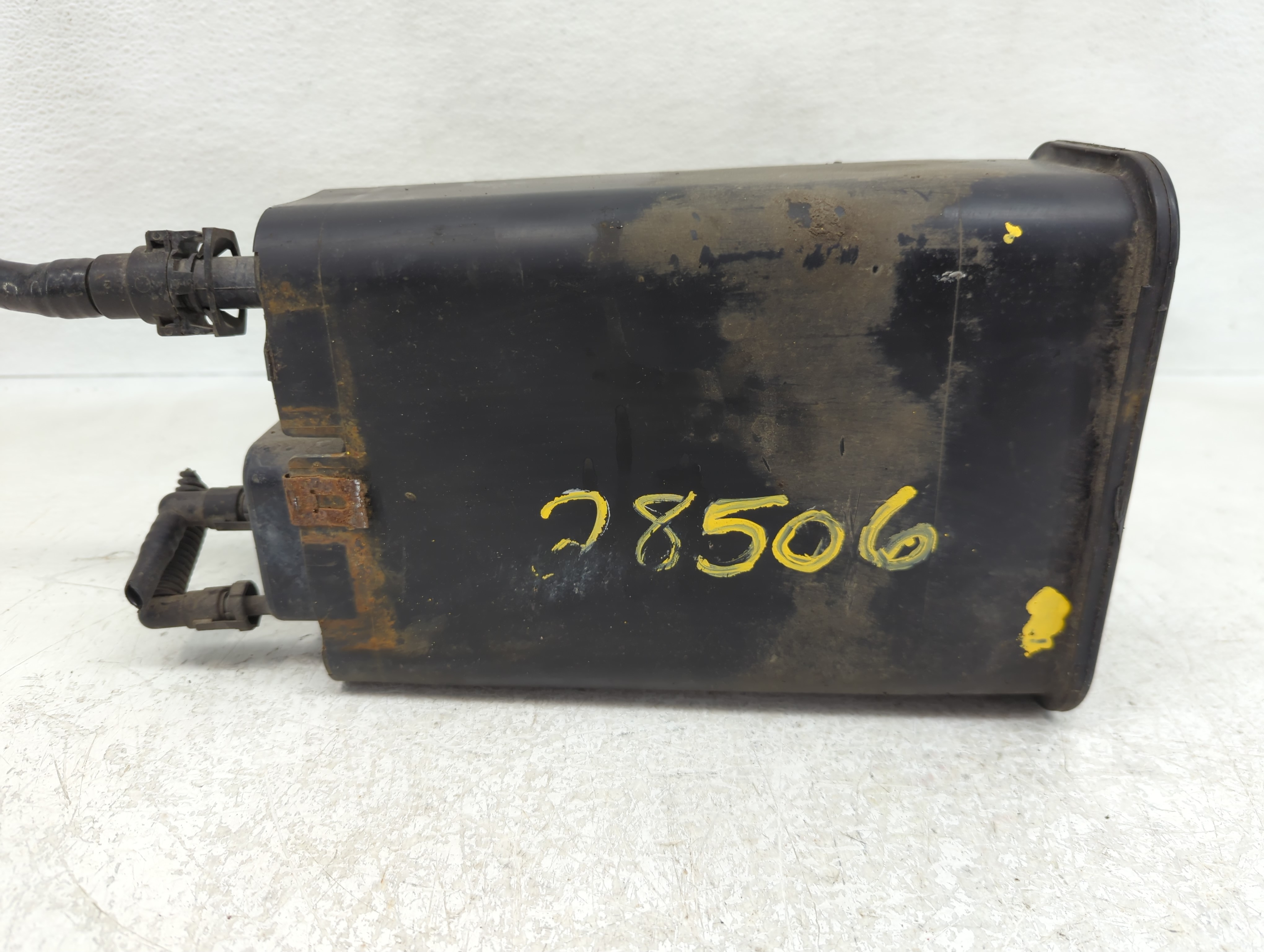 Picture of 2000 Chevrolet Silverado 1500 Pickup Fuel Vapor Charcoal Canister 1122748