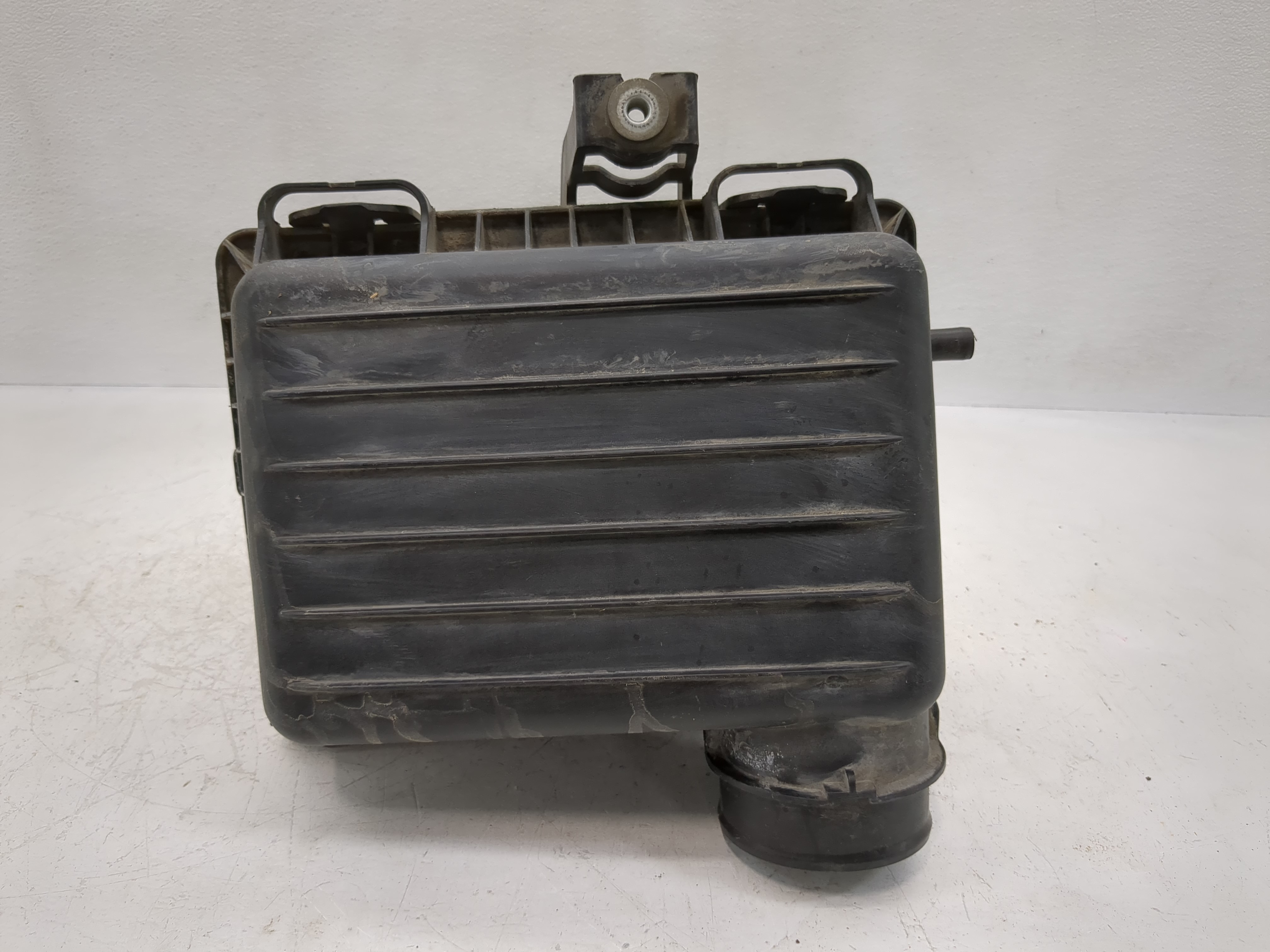 Picture of 2006-2010 Dodge Charger Air Cleaner Intake-duct Hose Tube 1122781