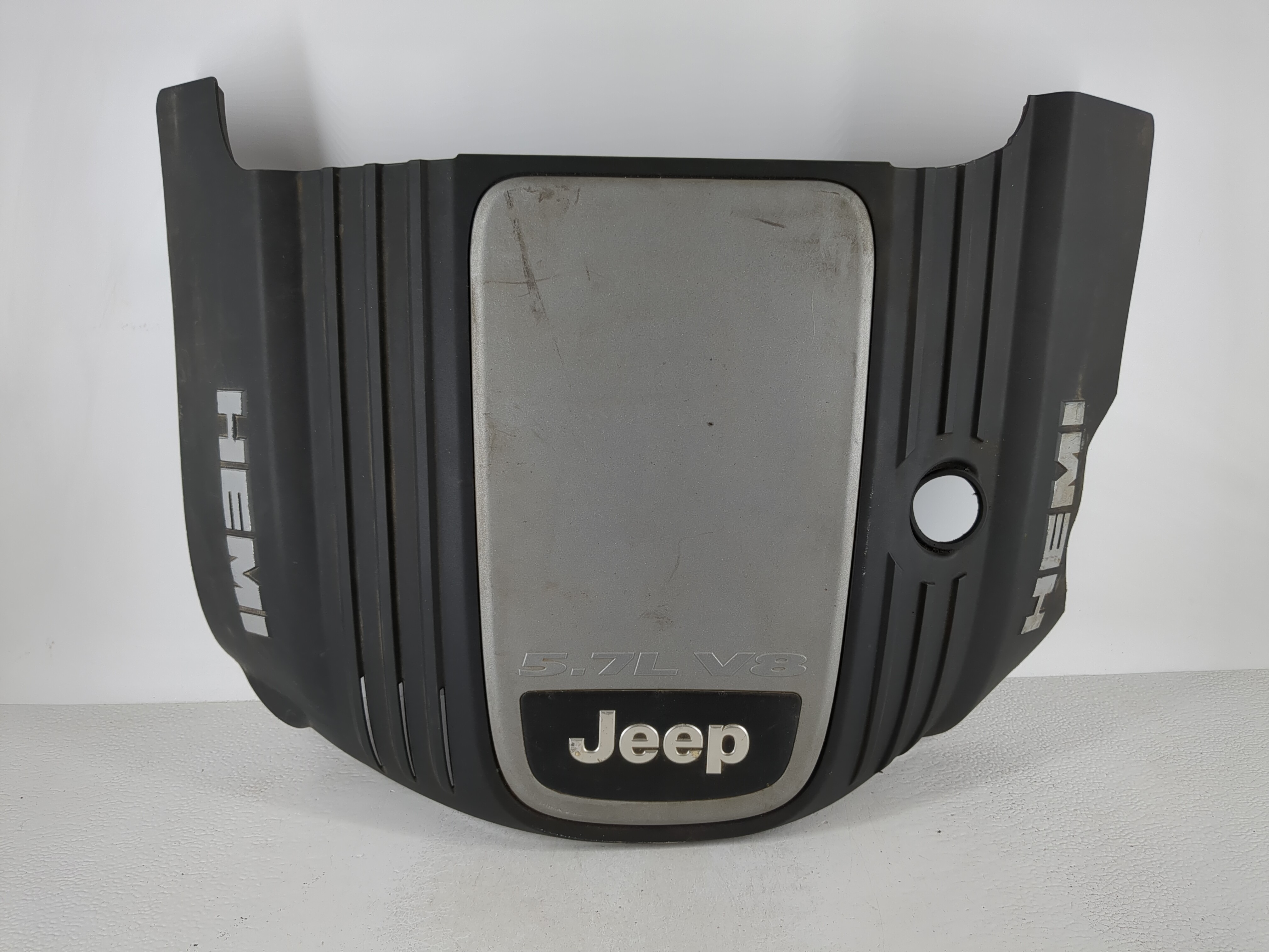2011 Jeep Grand Cherokee Engine Cover 1122808 - Oemusedautoparts1.com