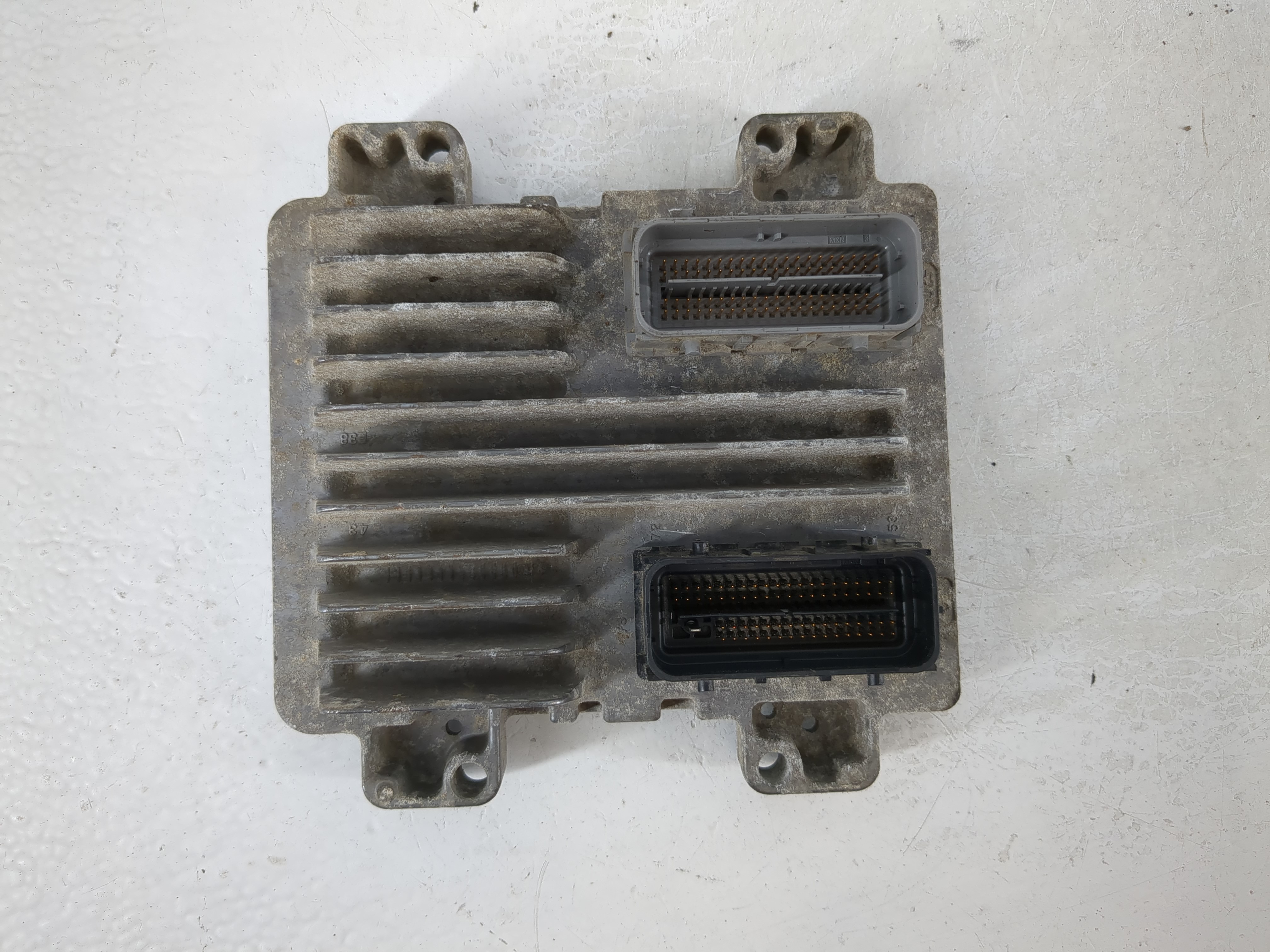 Picture of 2010-2013 Gmc Sierra 1500 Engine Control Computer Ecu Pcm Ecm Pcu Oem 1122845