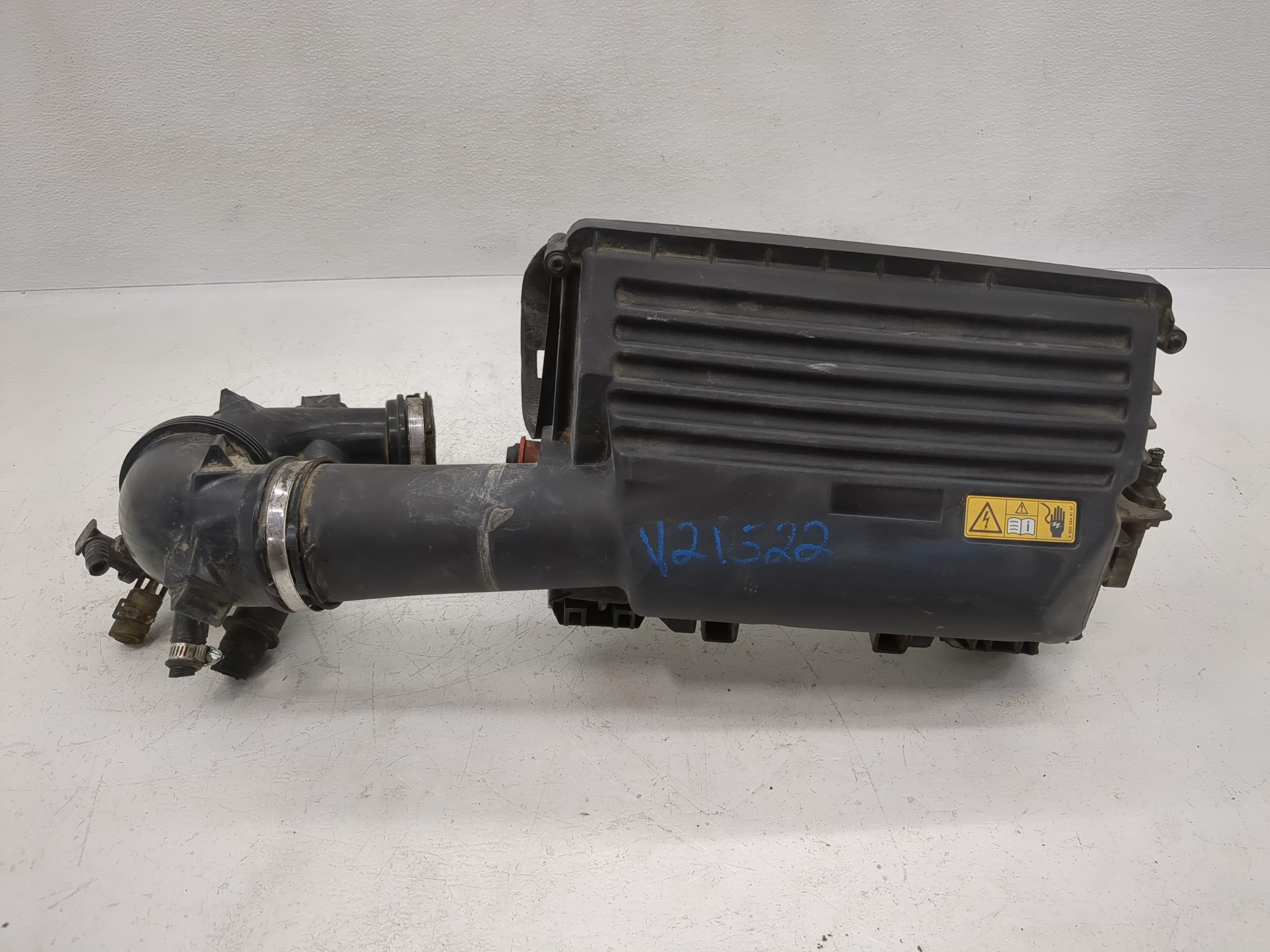 2016-2016 Mercedes-benz C300 Air Cleaner Intake-duct Hose Tube 1123247 - Oemusedautoparts1.com