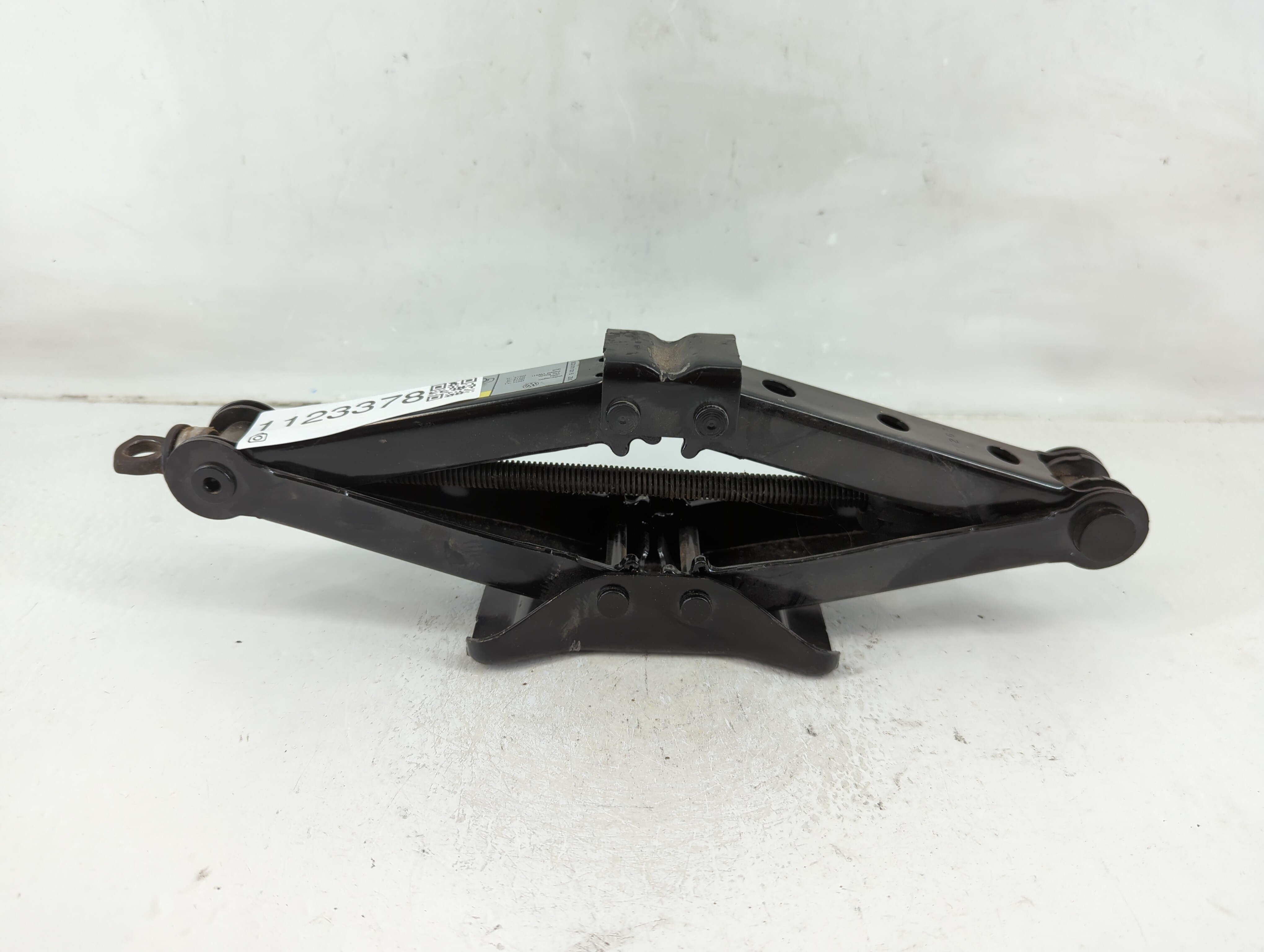 2018 Volkswagen Golf Spare Scissor Car Jack 1123378 - Oemusedautoparts1.com