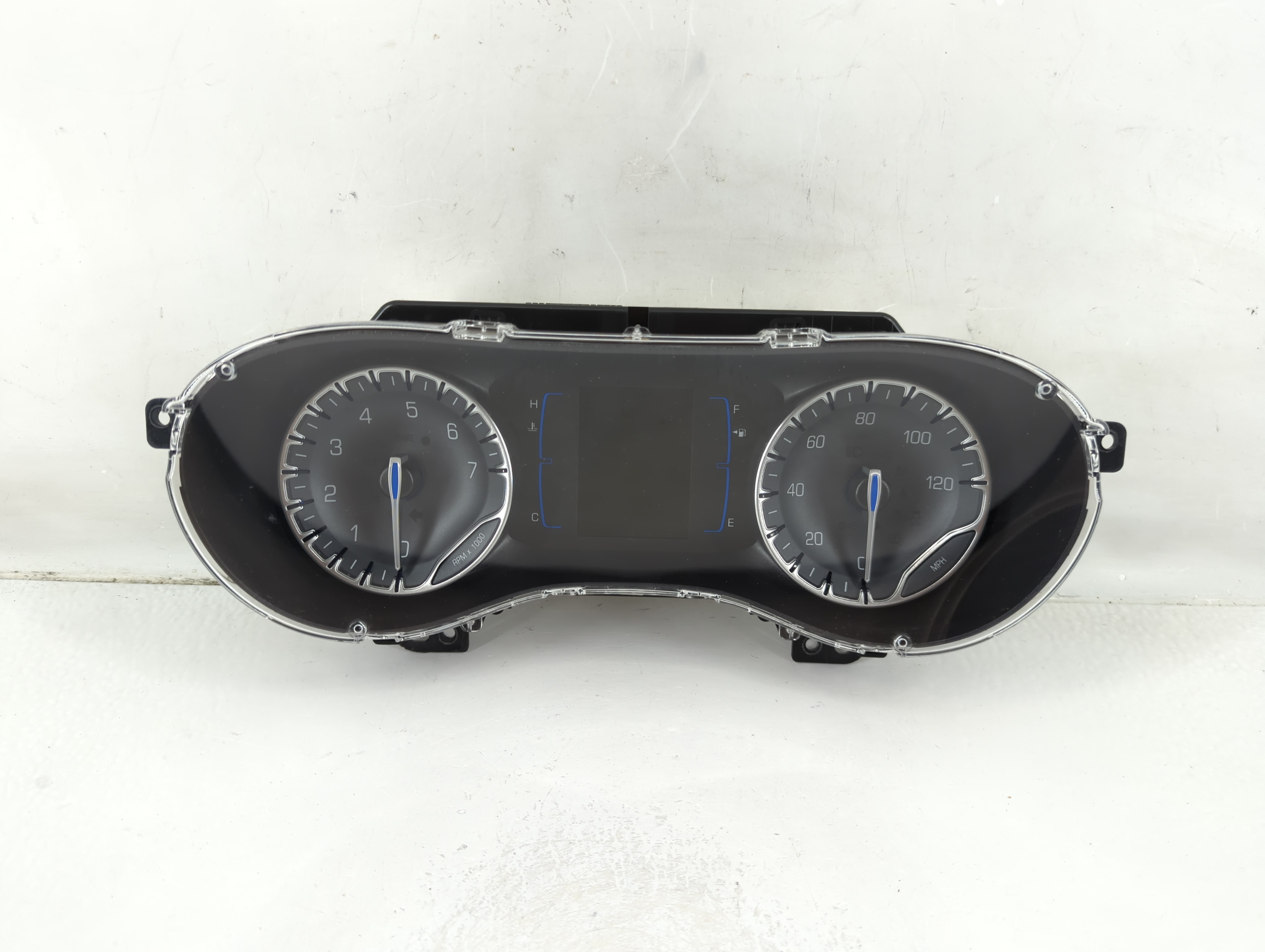 Picture of 2020-2020 Chrysler Voyager Speedometer Instrument Cluster Gauges 1123387