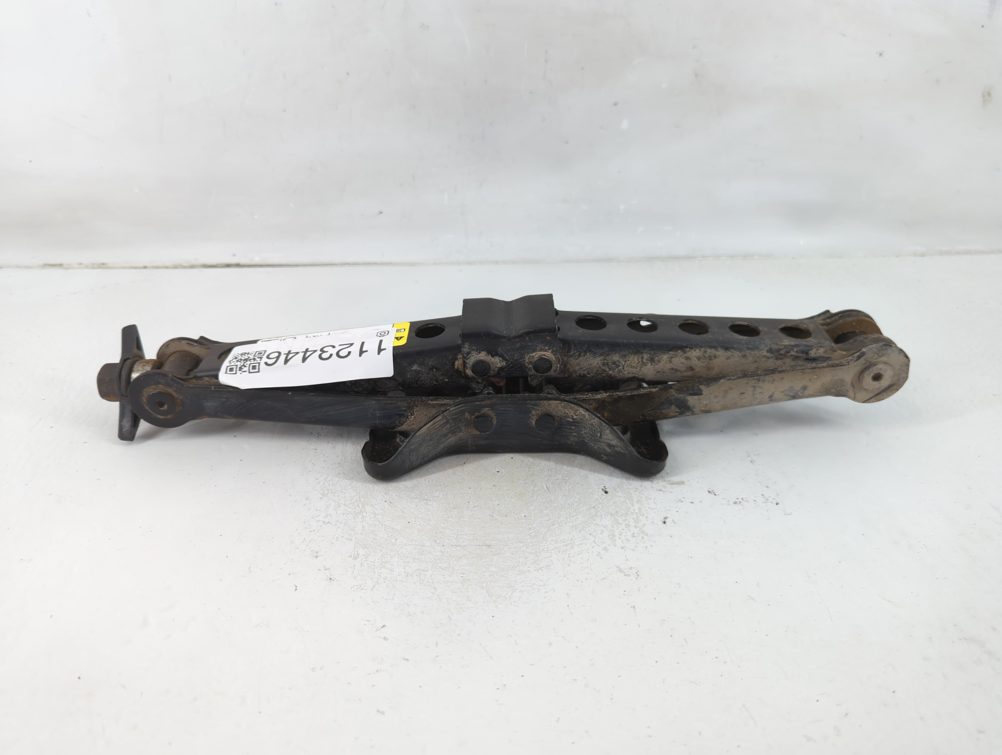 Picture of 2013 Chrysler 200 Spare Scissor Car Jack 1123446