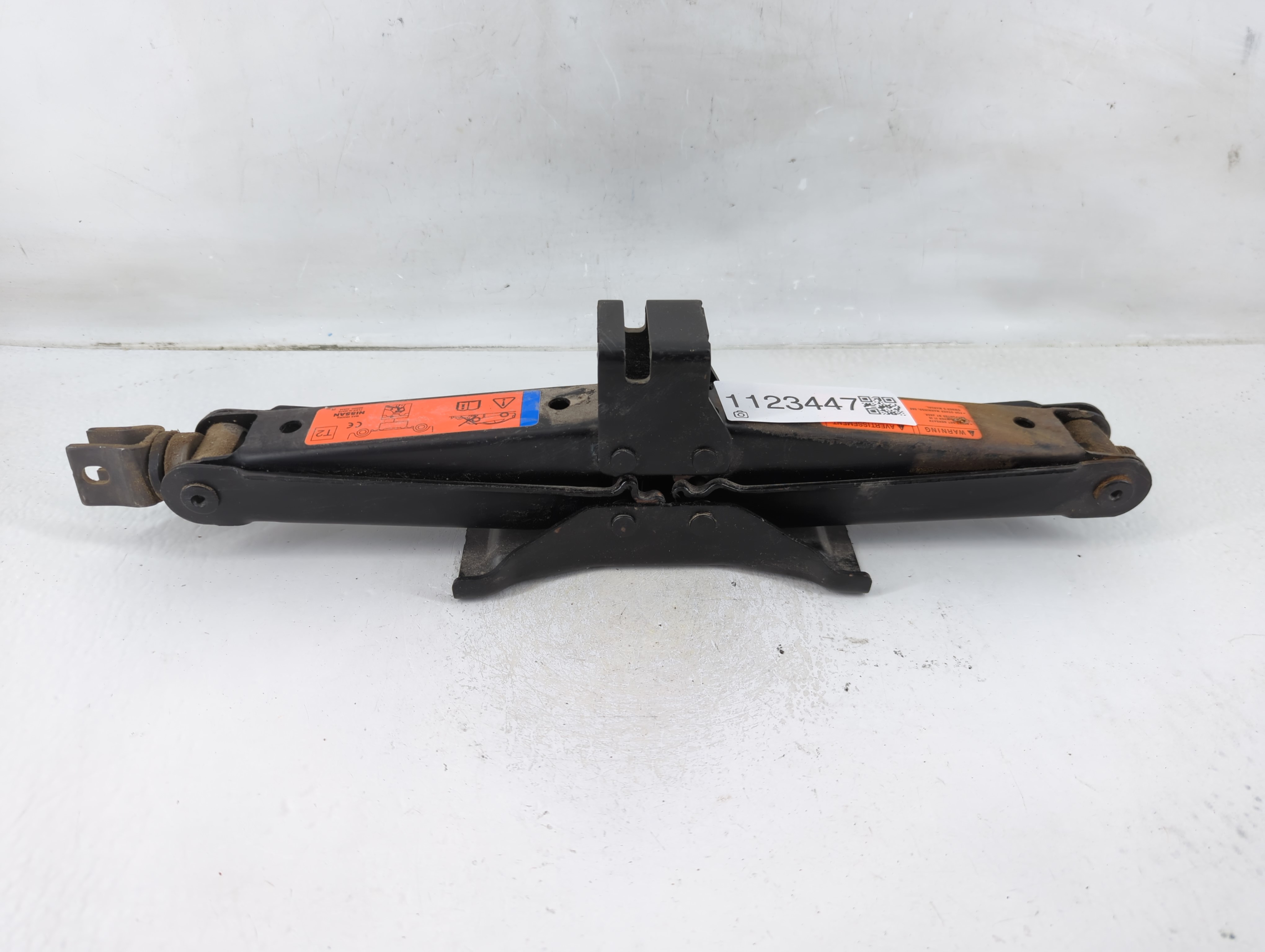 2019 Infiniti Qx60 Spare Scissor Car Jack 1123447 - Oemusedautoparts1.com
