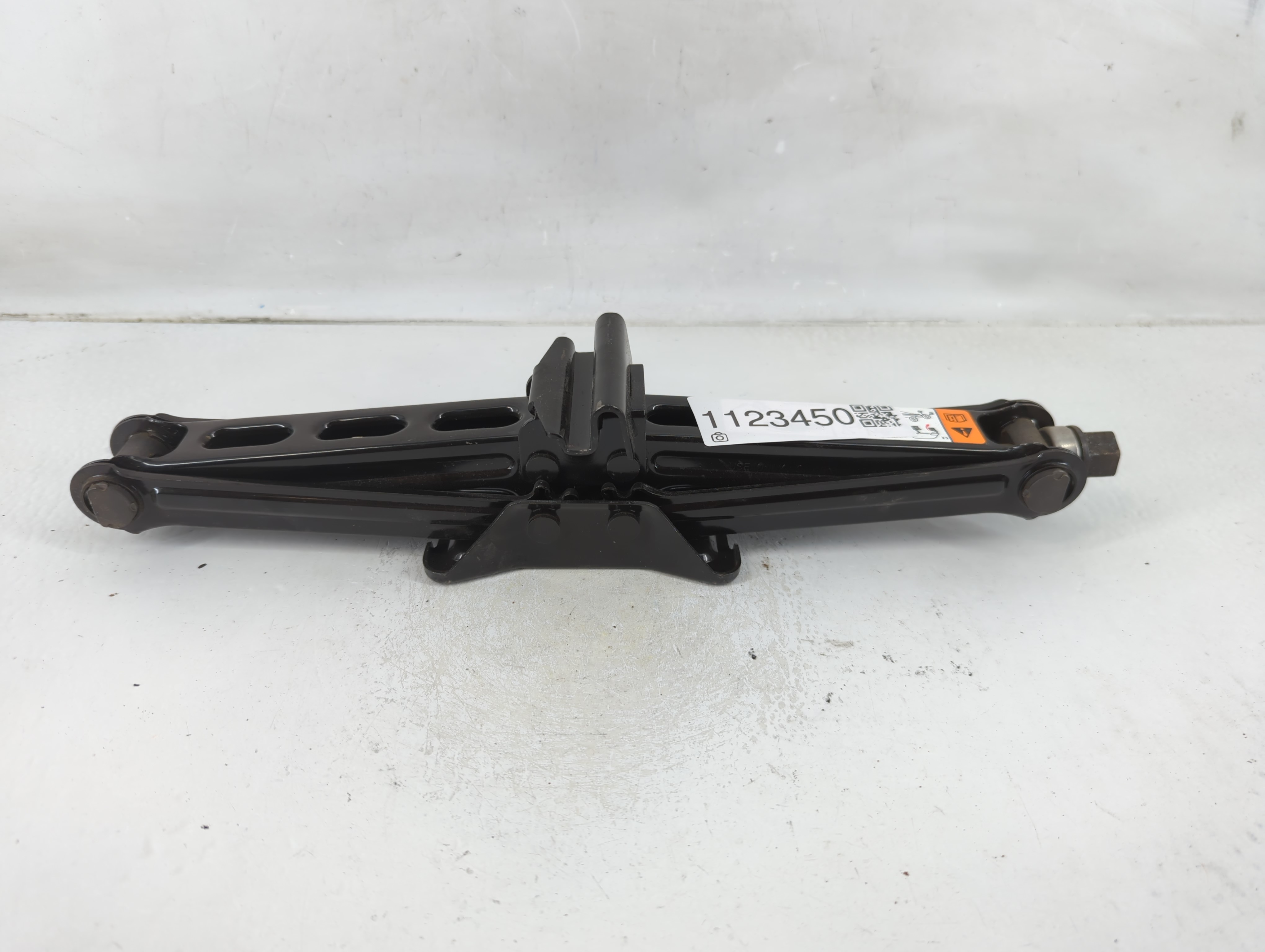 2011 Ford Taurus Spare Scissor Car Jack 1123450 - Oemusedautoparts1.com