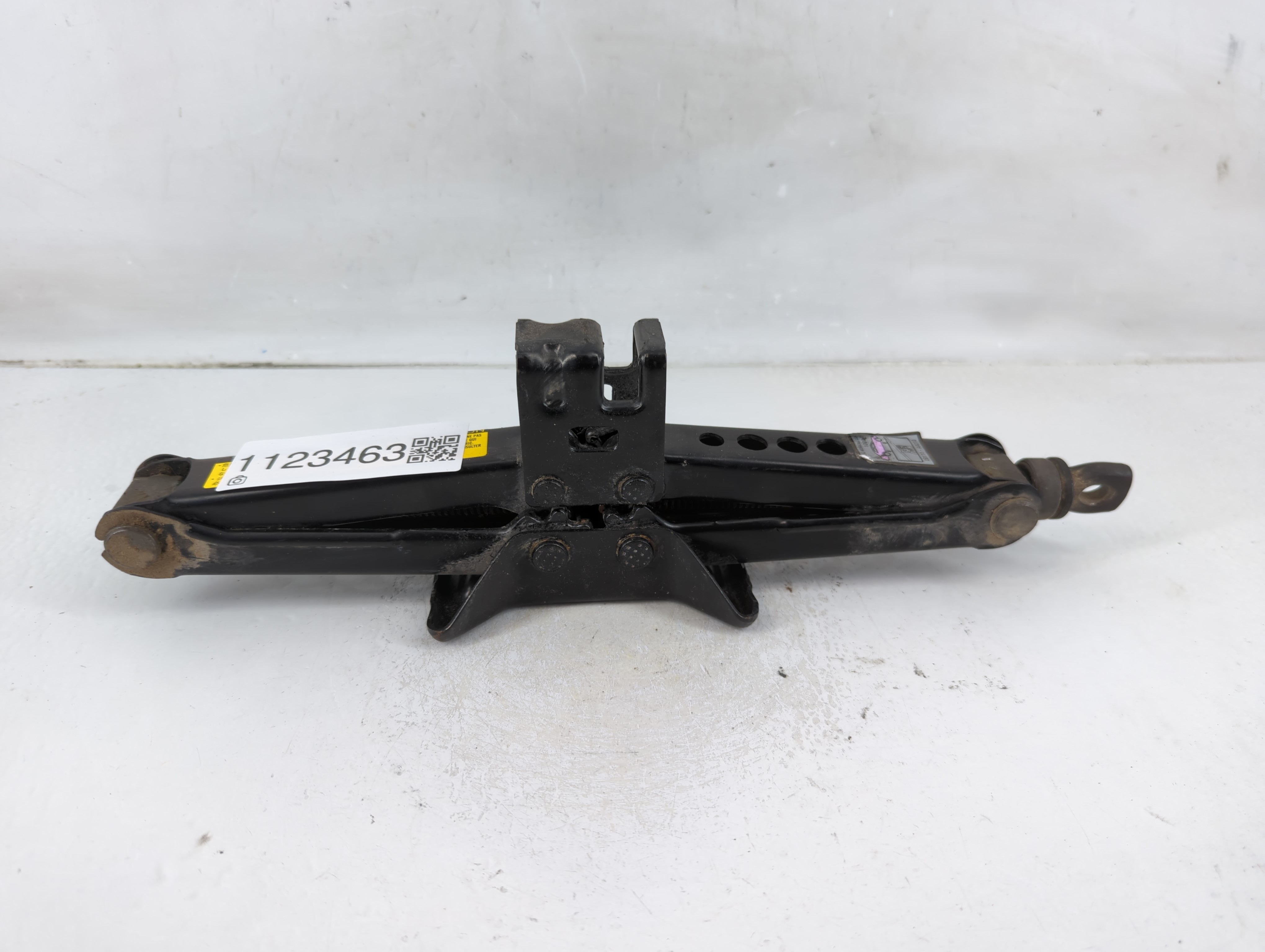 2009 Toyota Camry Spare Scissor Car Jack 1123463 - Oemusedautoparts1.com