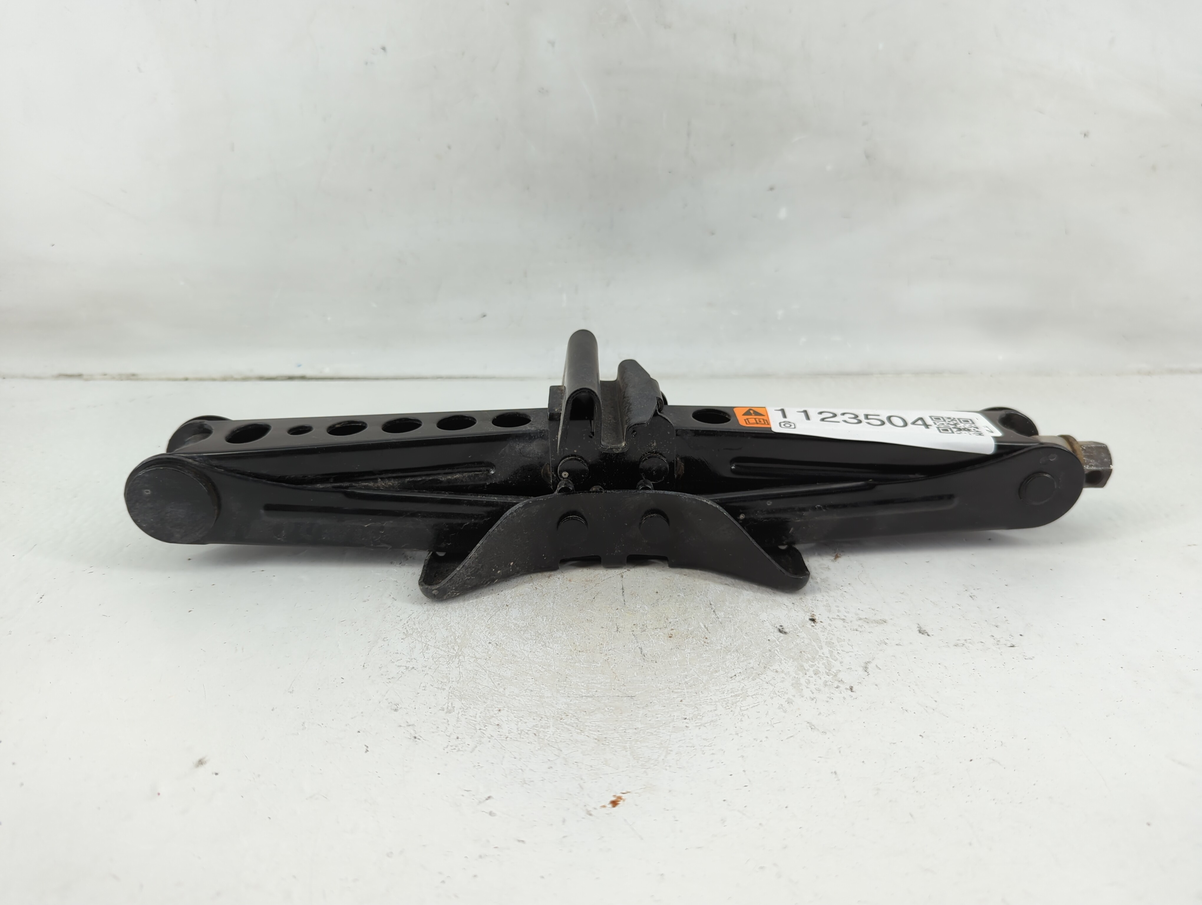 2014 Ford Focus Spare Scissor Car Jack 1123504 - Oemusedautoparts1.com