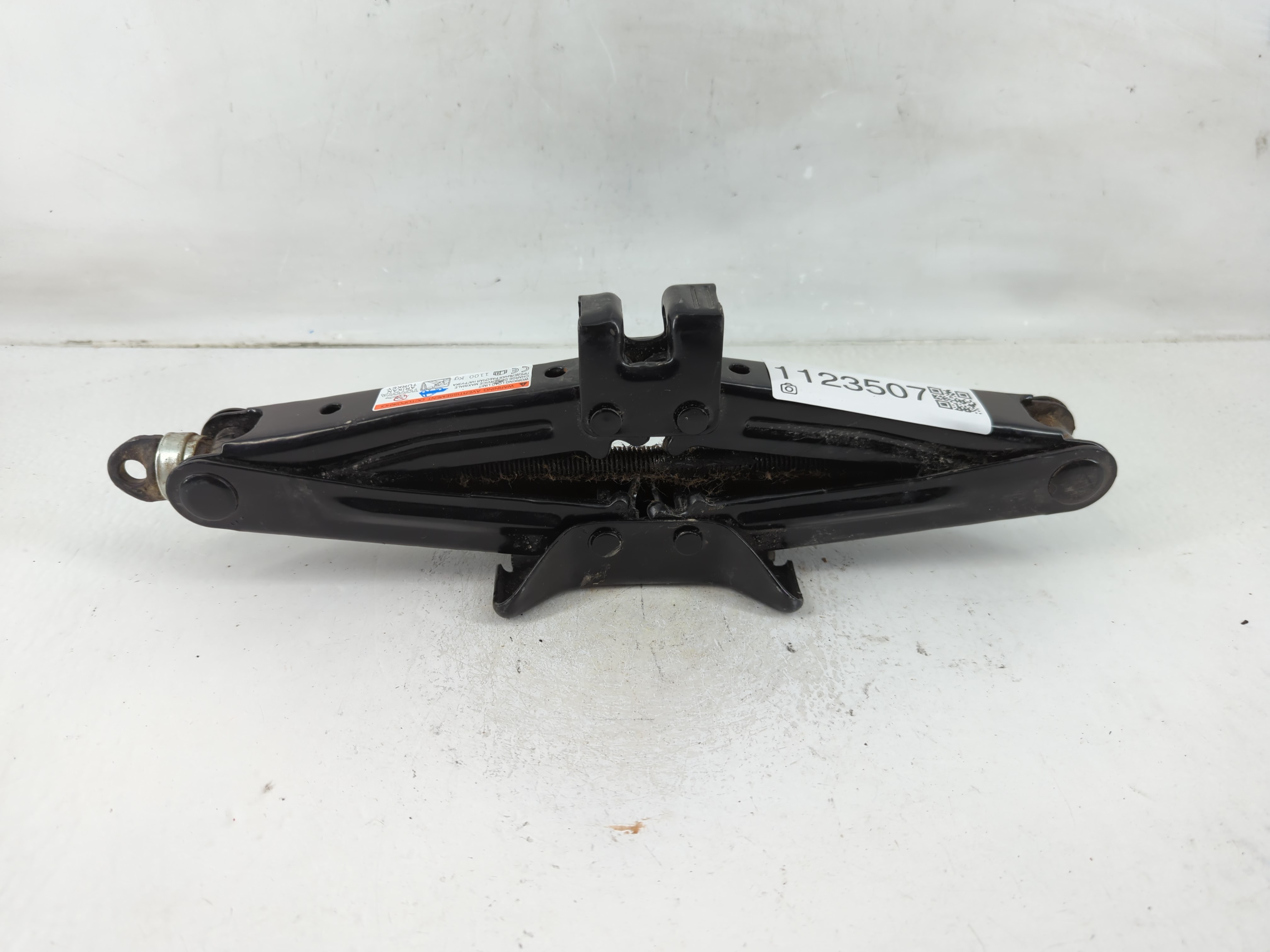 2017 Toyota Yaris Spare Scissor Car Jack 1123507 - Oemusedautoparts1.com