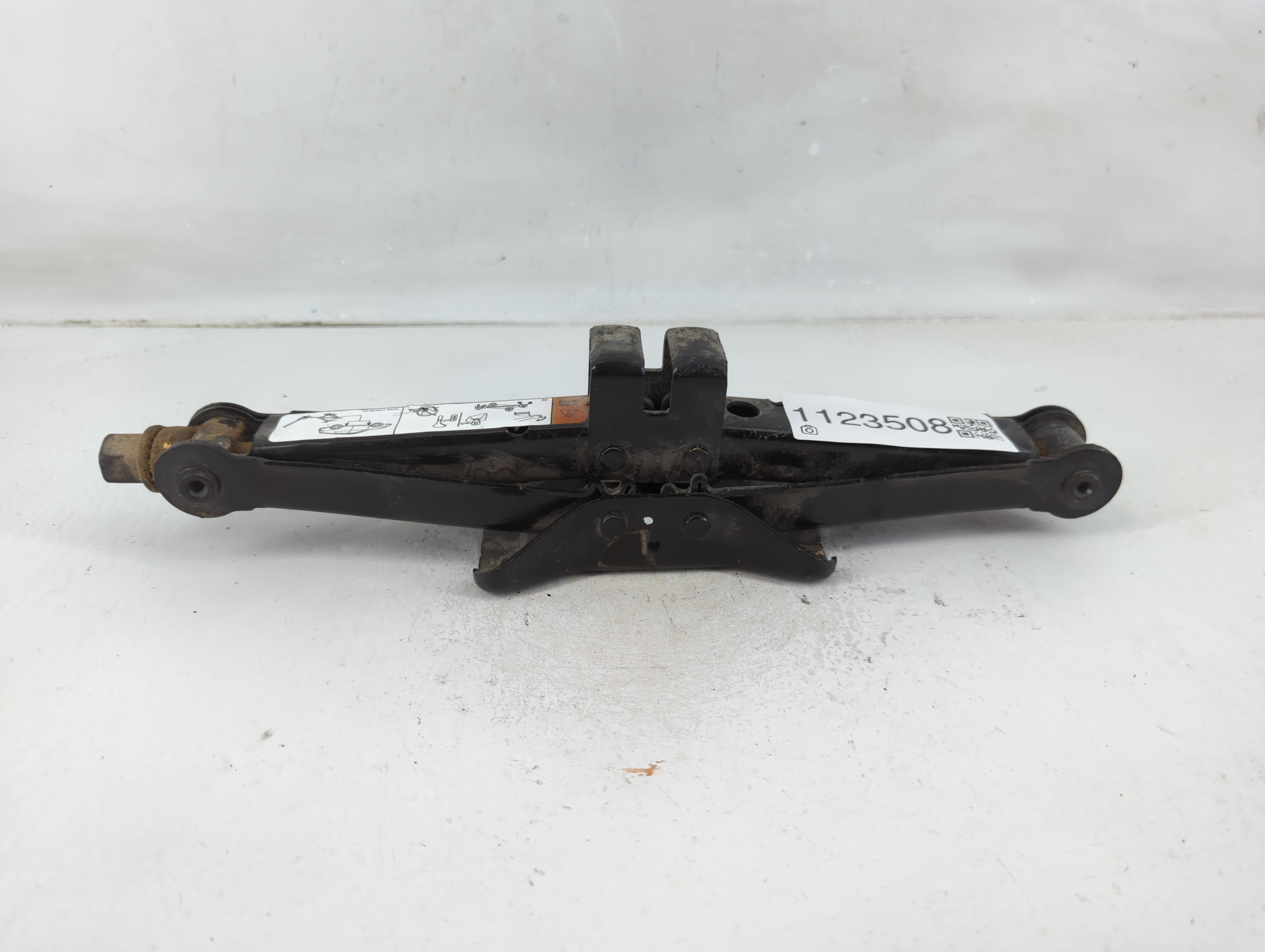 2008 Ford Fusion Spare Scissor Car Jack 1123508 - Oemusedautoparts1.com