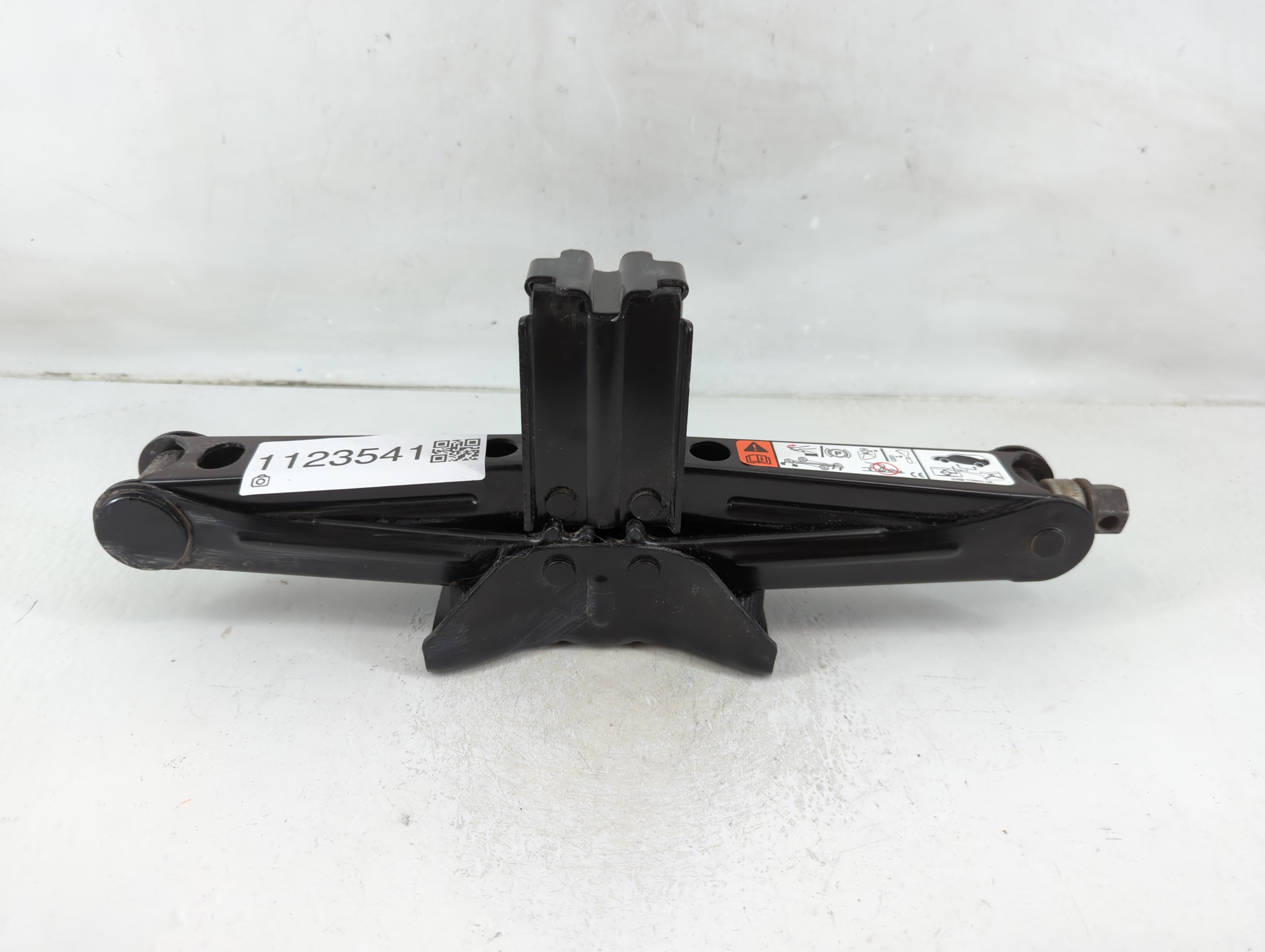 2014 Ford Escape Spare Scissor Car Jack 1123541 - Oemusedautoparts1.com