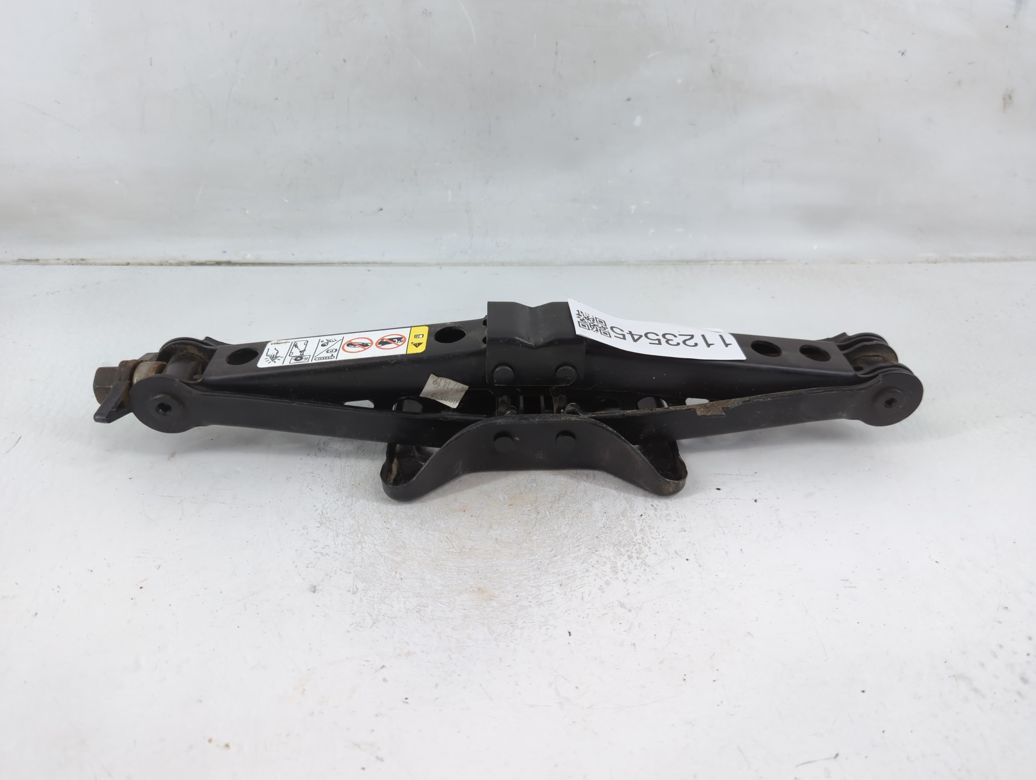 Picture of 2013 Chrysler 200 Spare Scissor Car Jack 1123545