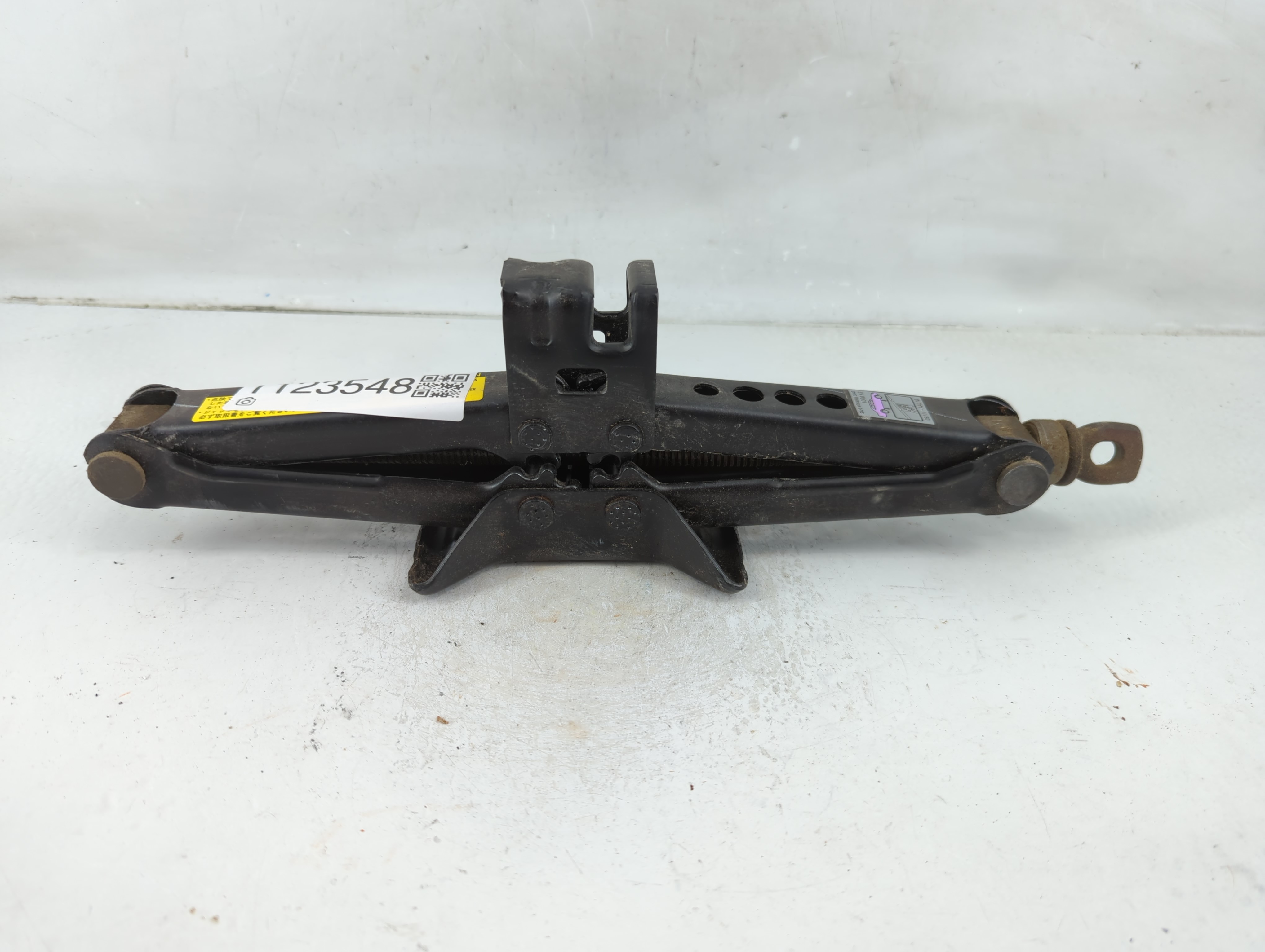 2011 Toyota Camry Spare Scissor Car Jack 1123548 - Oemusedautoparts1.com
