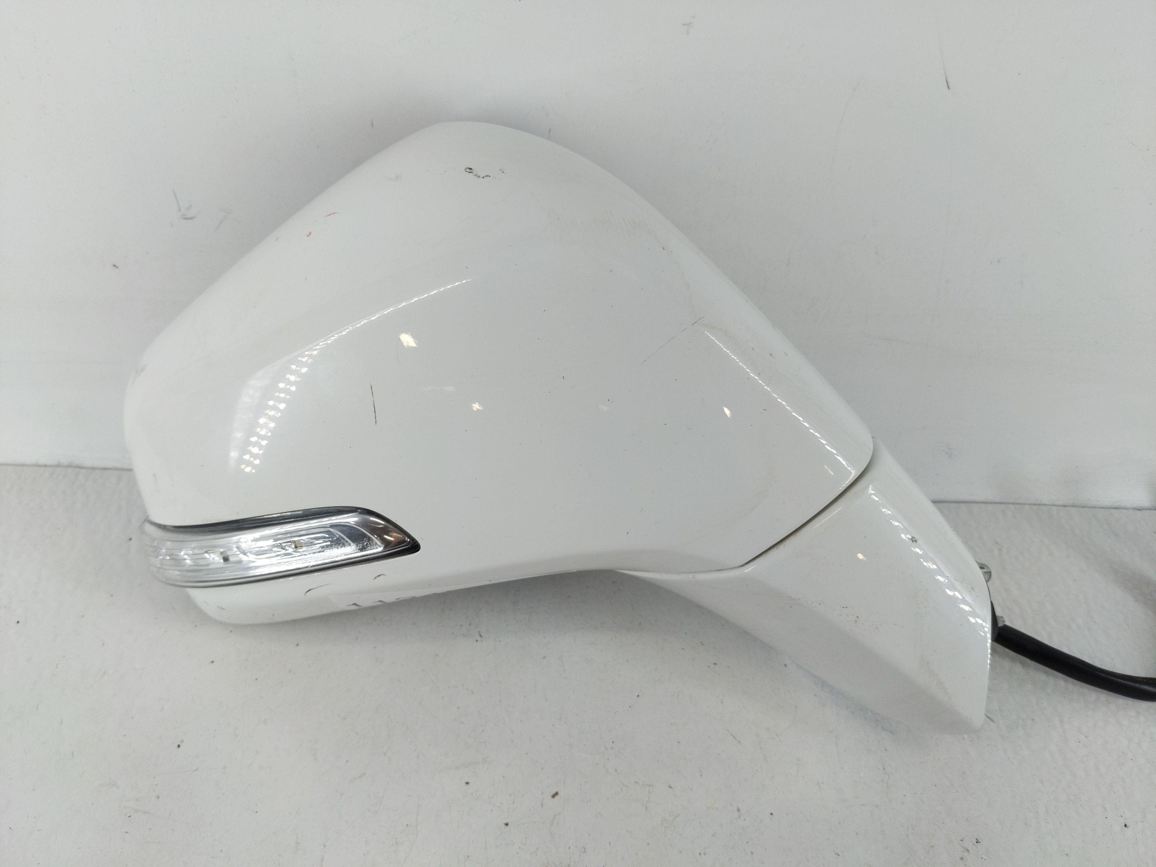 2017-2020 Buick Encore Passenger Right Side View Power Door Mirror White 1124004 - Oemusedautoparts1.com