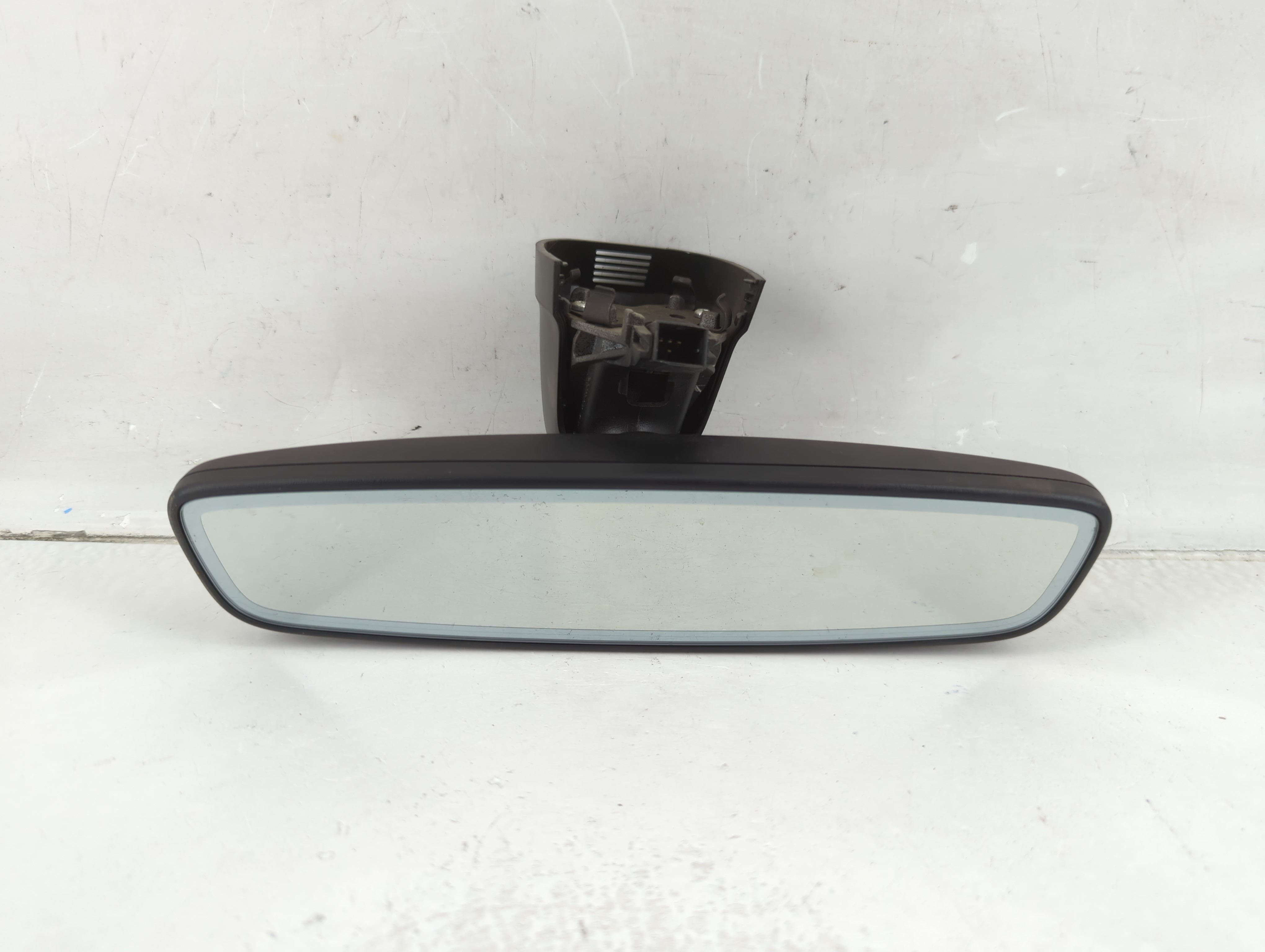 Volkswagen Atlas Interior Rear View Mirror Oem 1124057 - Oemusedautoparts1.com