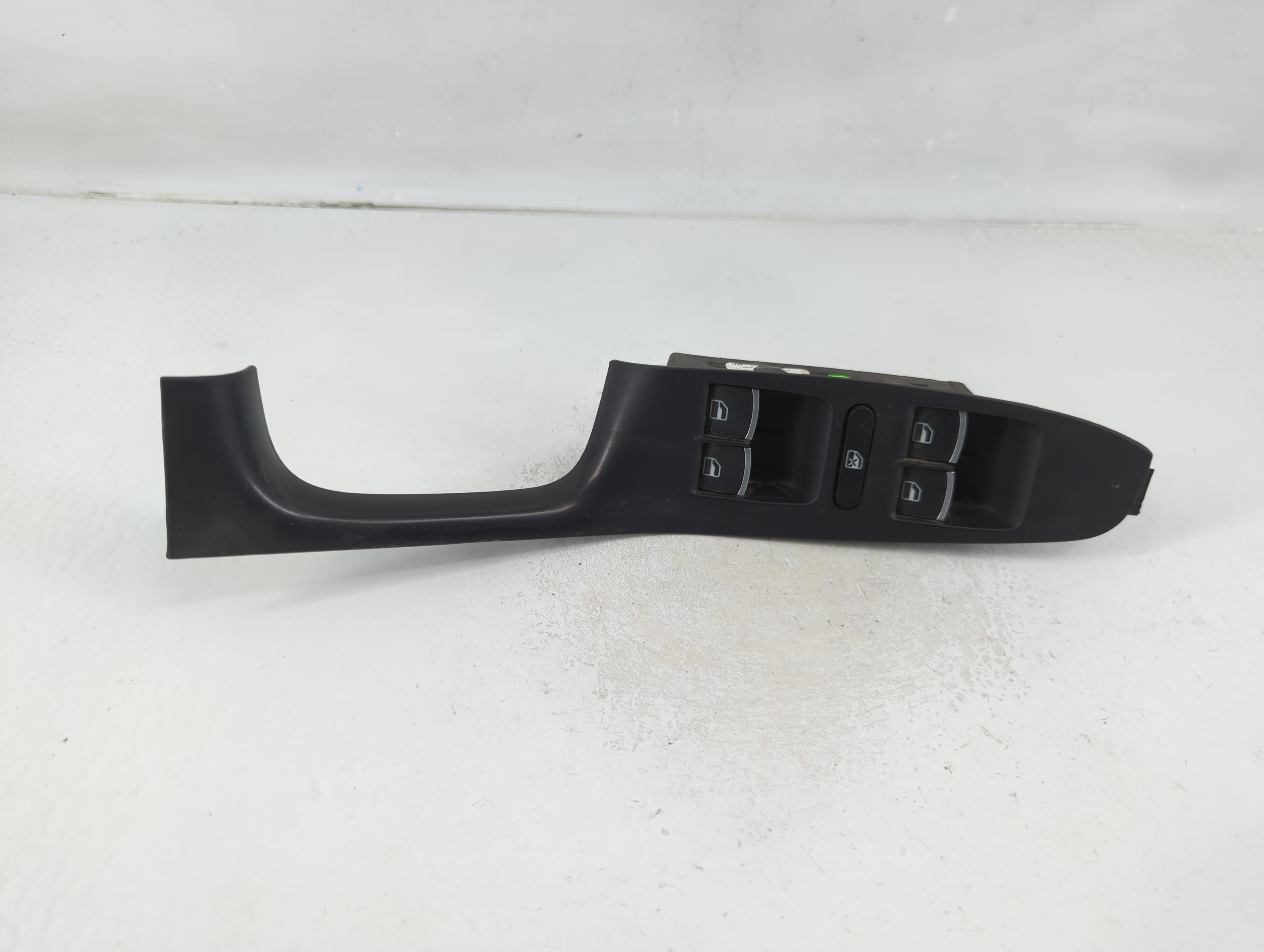 2011-2018 Volkswagen Jetta Driver Left Door Master Power Window Switch 1124160 - Oemusedautoparts1.com