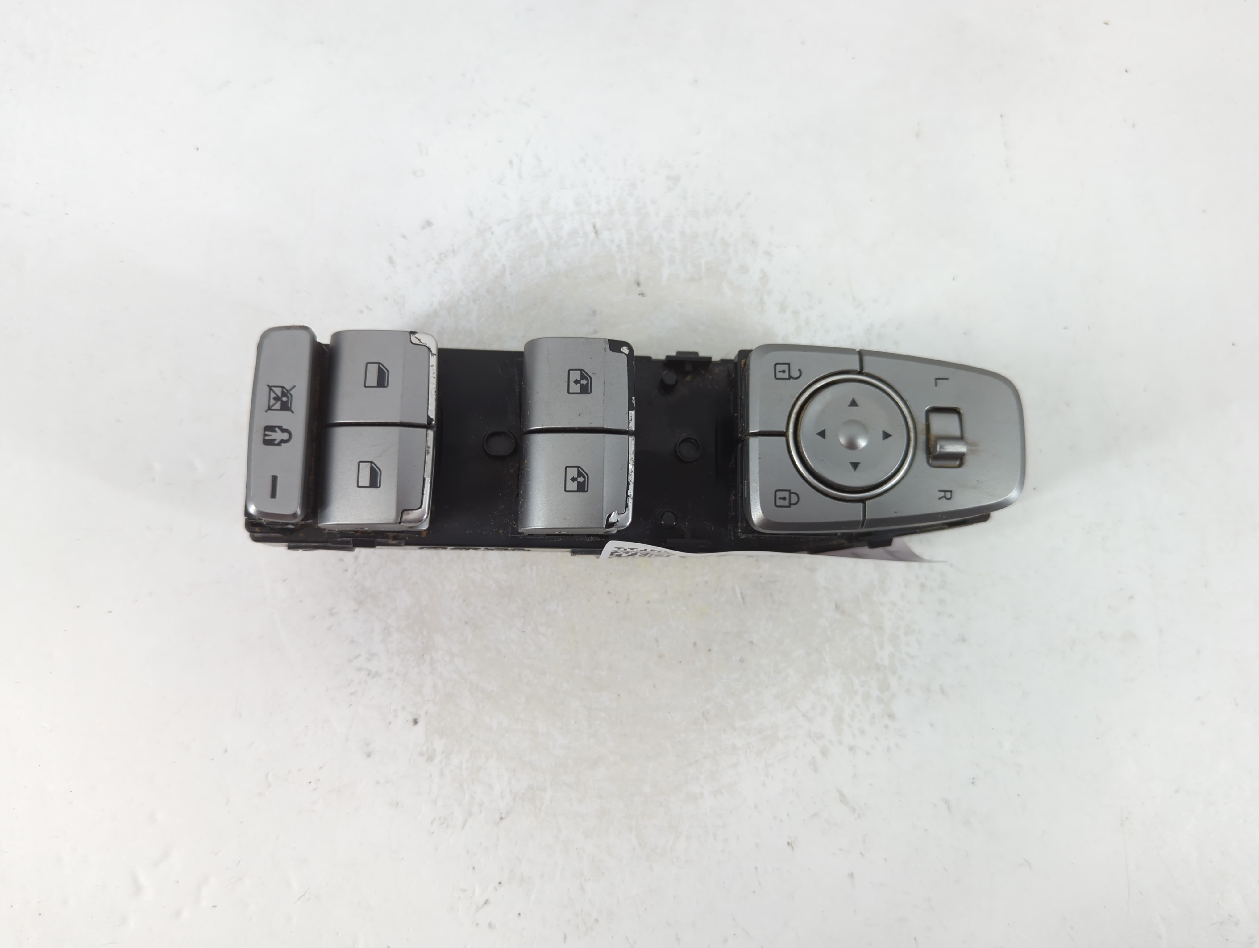Picture of 2022 Hyundai Palisade Driver Left Door Master Power Window Switch 1124242