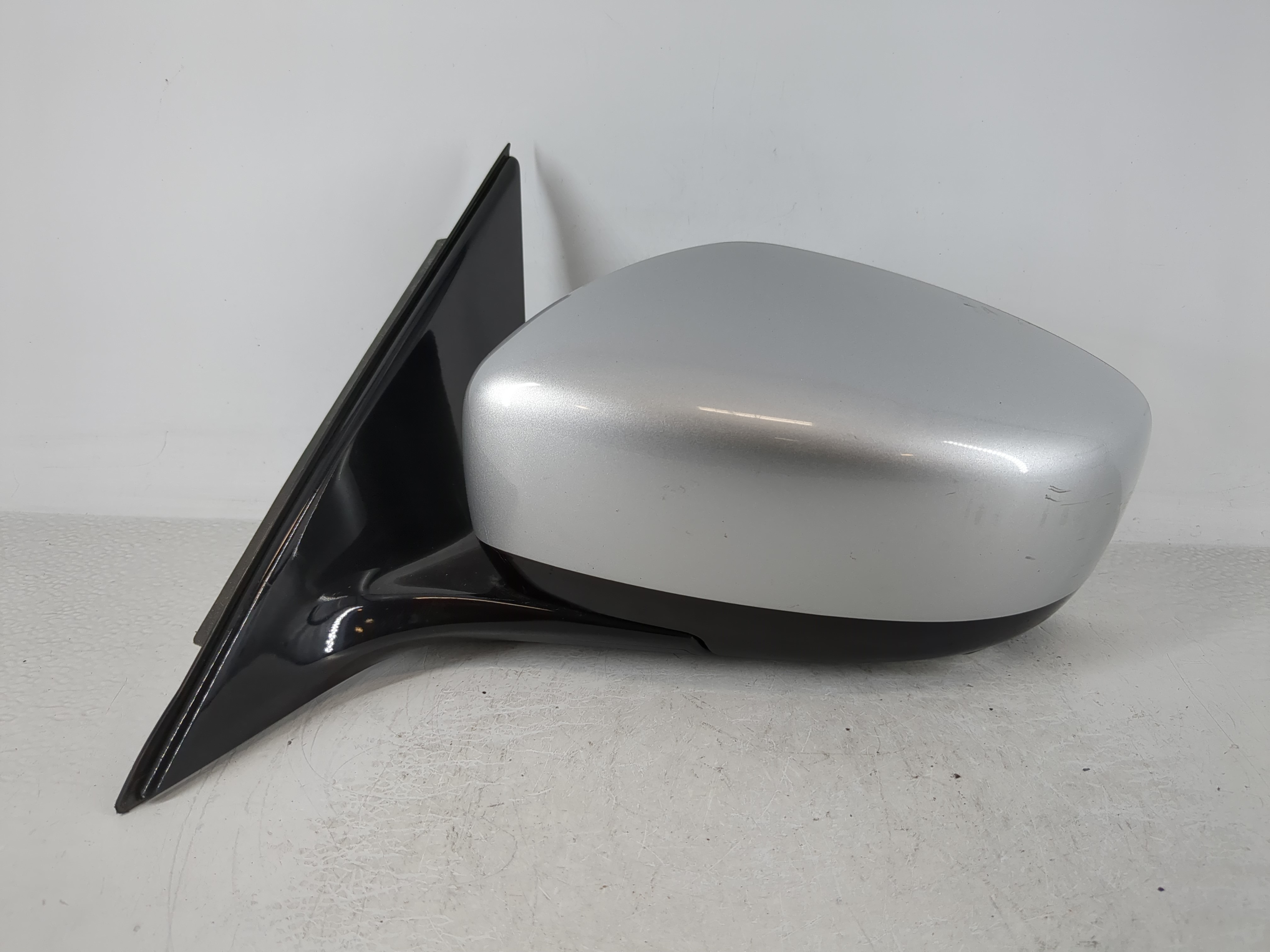 Picture of 2009-2013 Infiniti G37 Driver Left Side View Power Door Mirror Silver 1124251