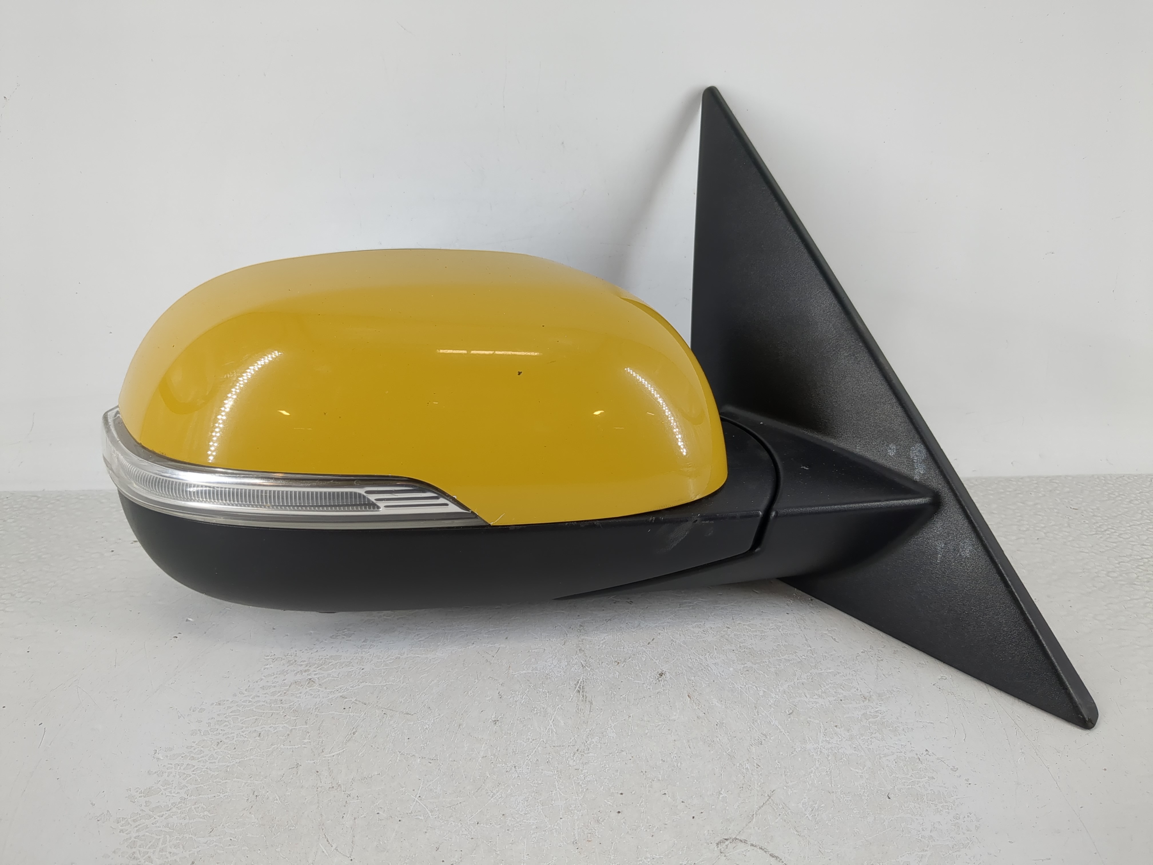 Picture of 2014-2019 Kia Soul Passenger Right Side View Power Door Mirror Yellow 1124327