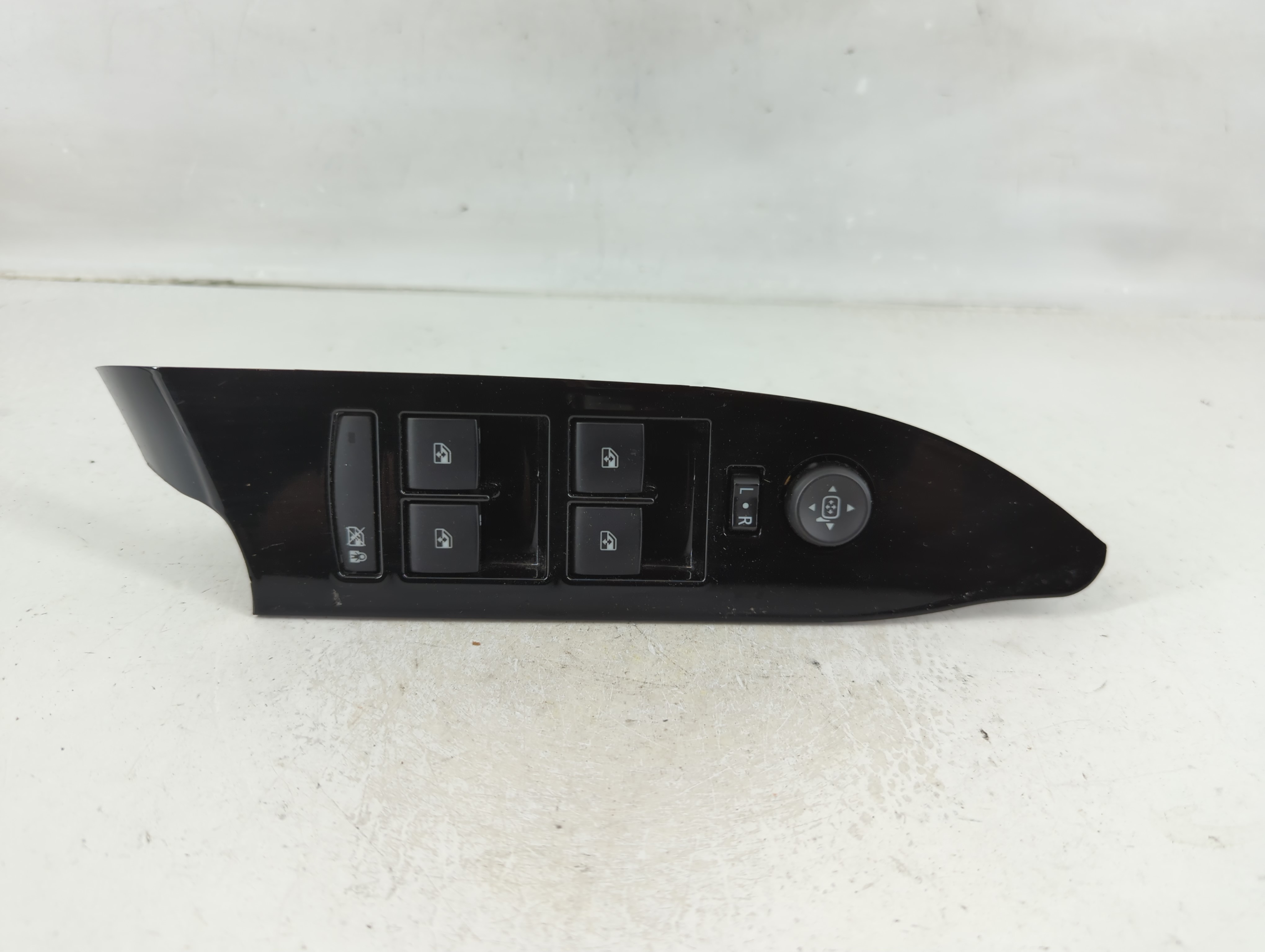 2013-2014 Cadillac Xts Driver Left Door Master Power Window Switch 1124541 - Oemusedautoparts1.com