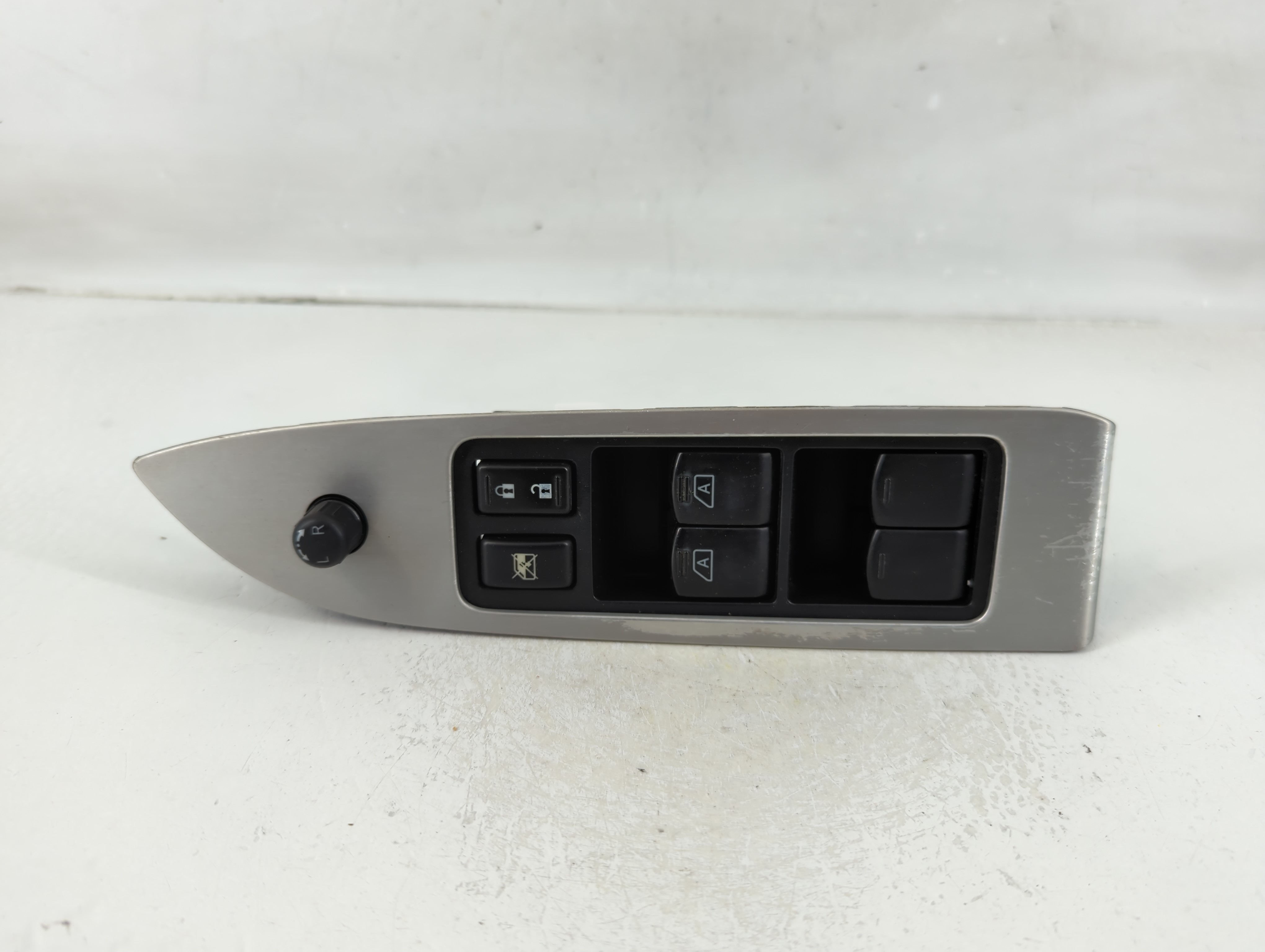Picture of 2009-2014 Nissan Murano Driver Left Door Master Power Window Switch 1124557