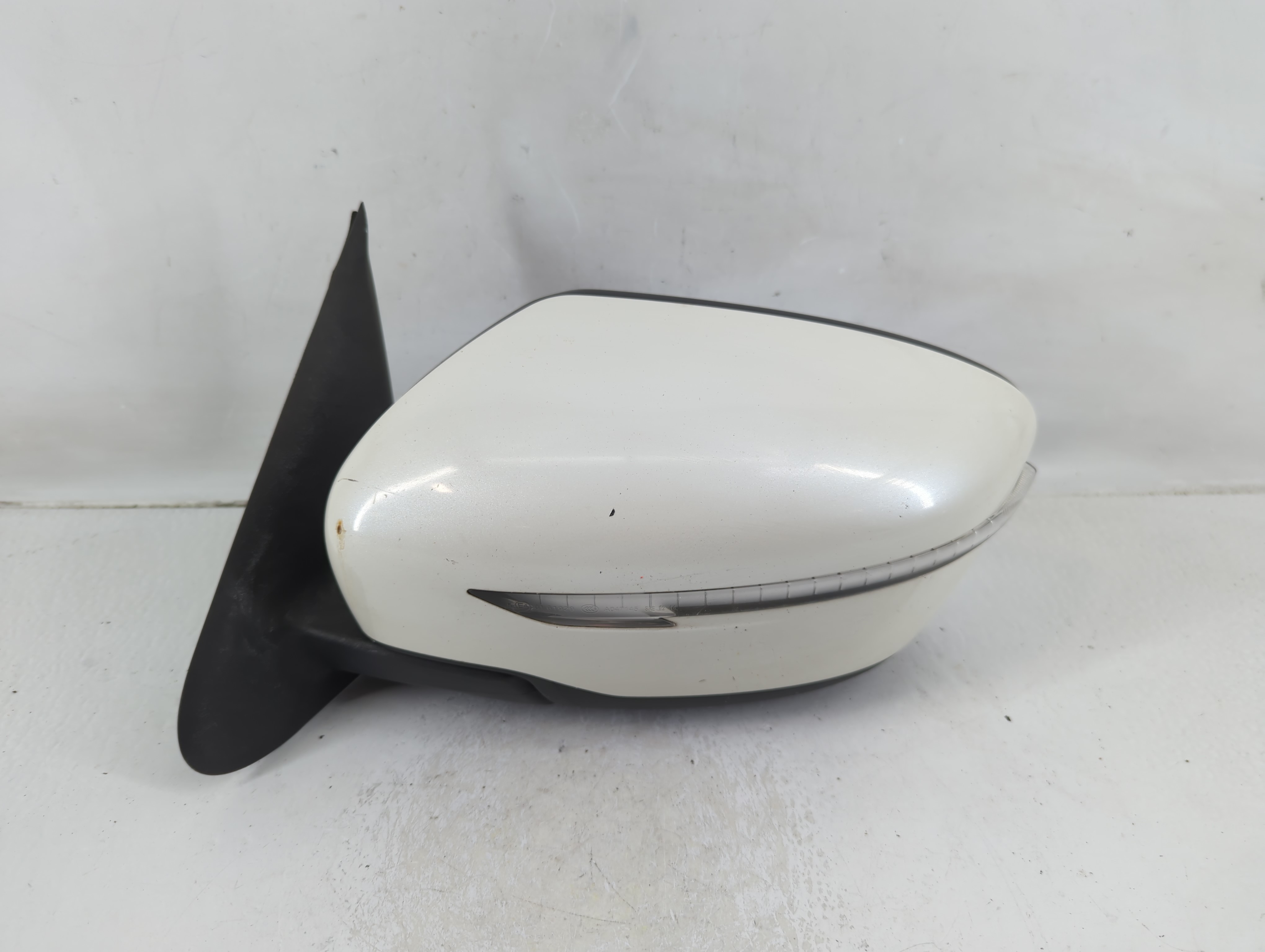 Picture of 2015-2017 Nissan Juke Driver Left Side View Power Door Mirror White 1124630