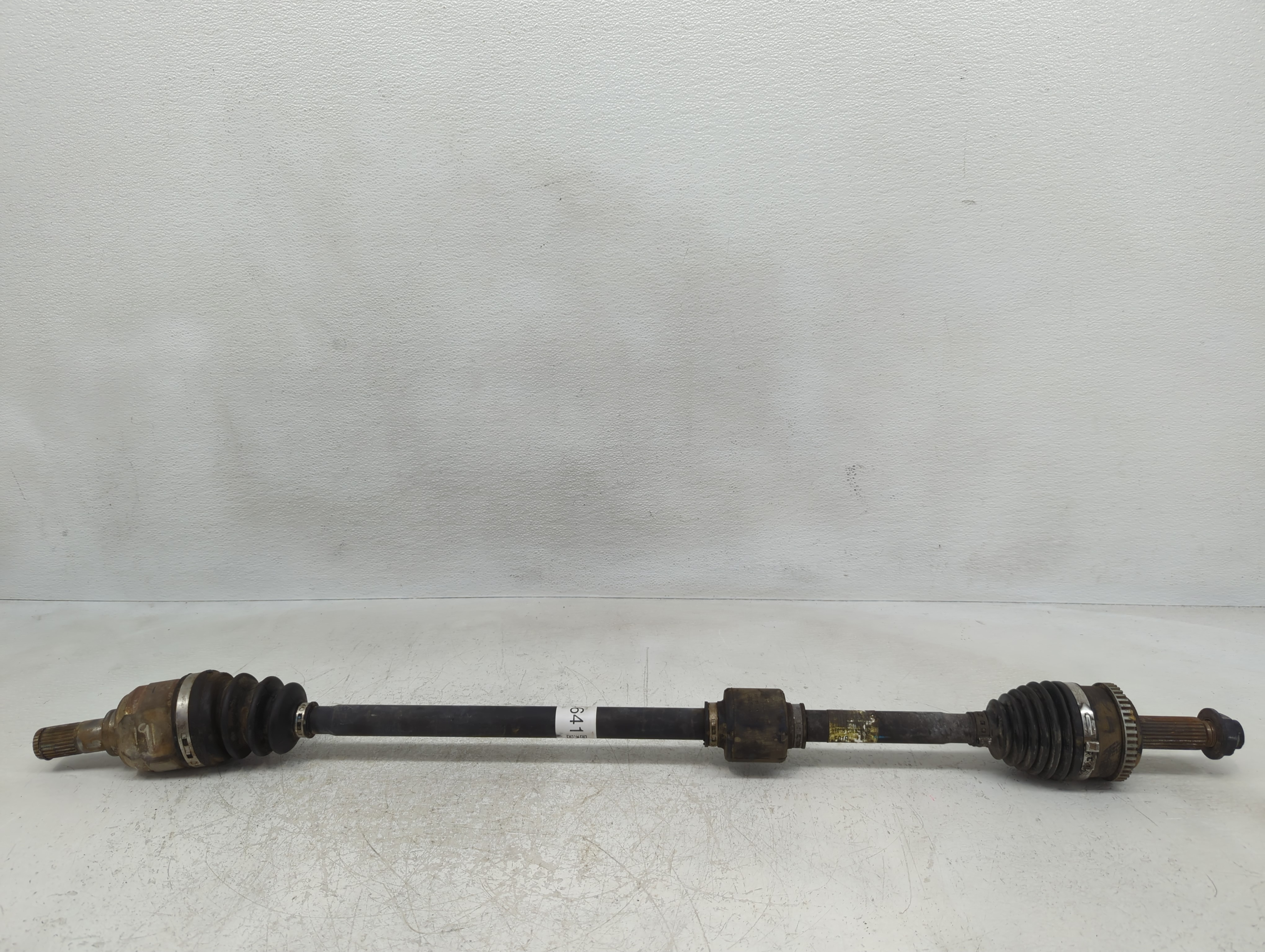 2012-2017 Hyundai Veloster Axle Shaft Front Passenger Cv C/v 1124641 - Oemusedautoparts1.com