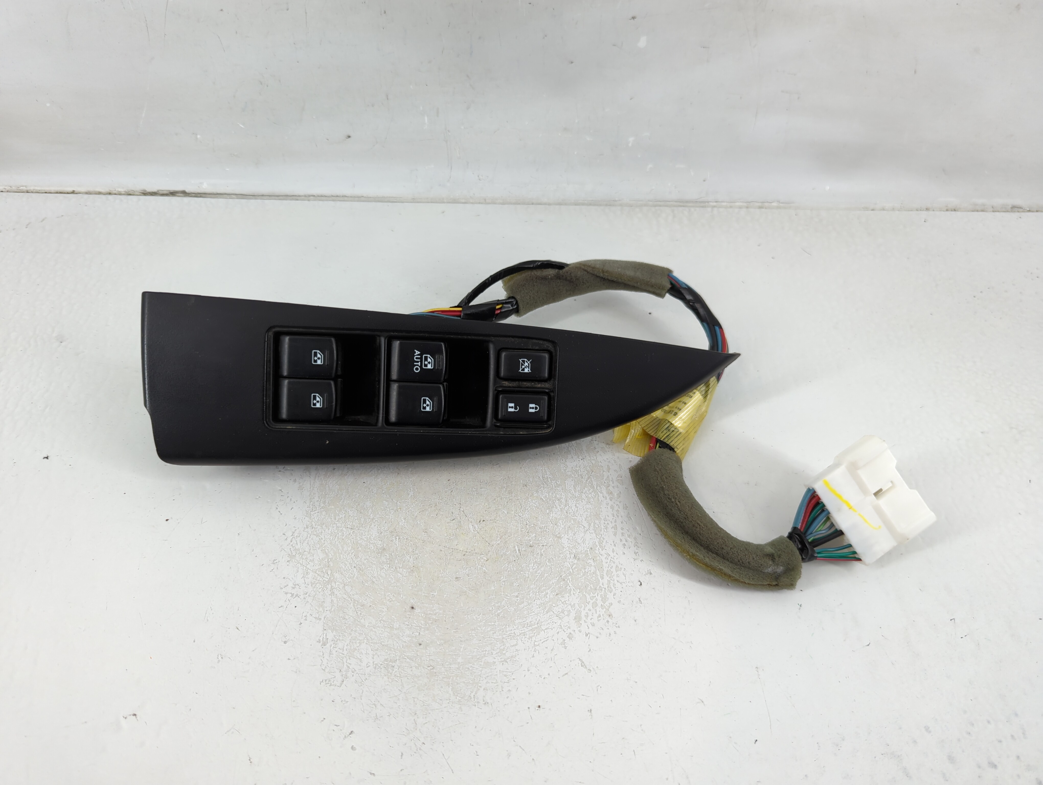 Picture of 2013-2014 Subaru Legacy Driver Left Door Master Power Window Switch 1124677
