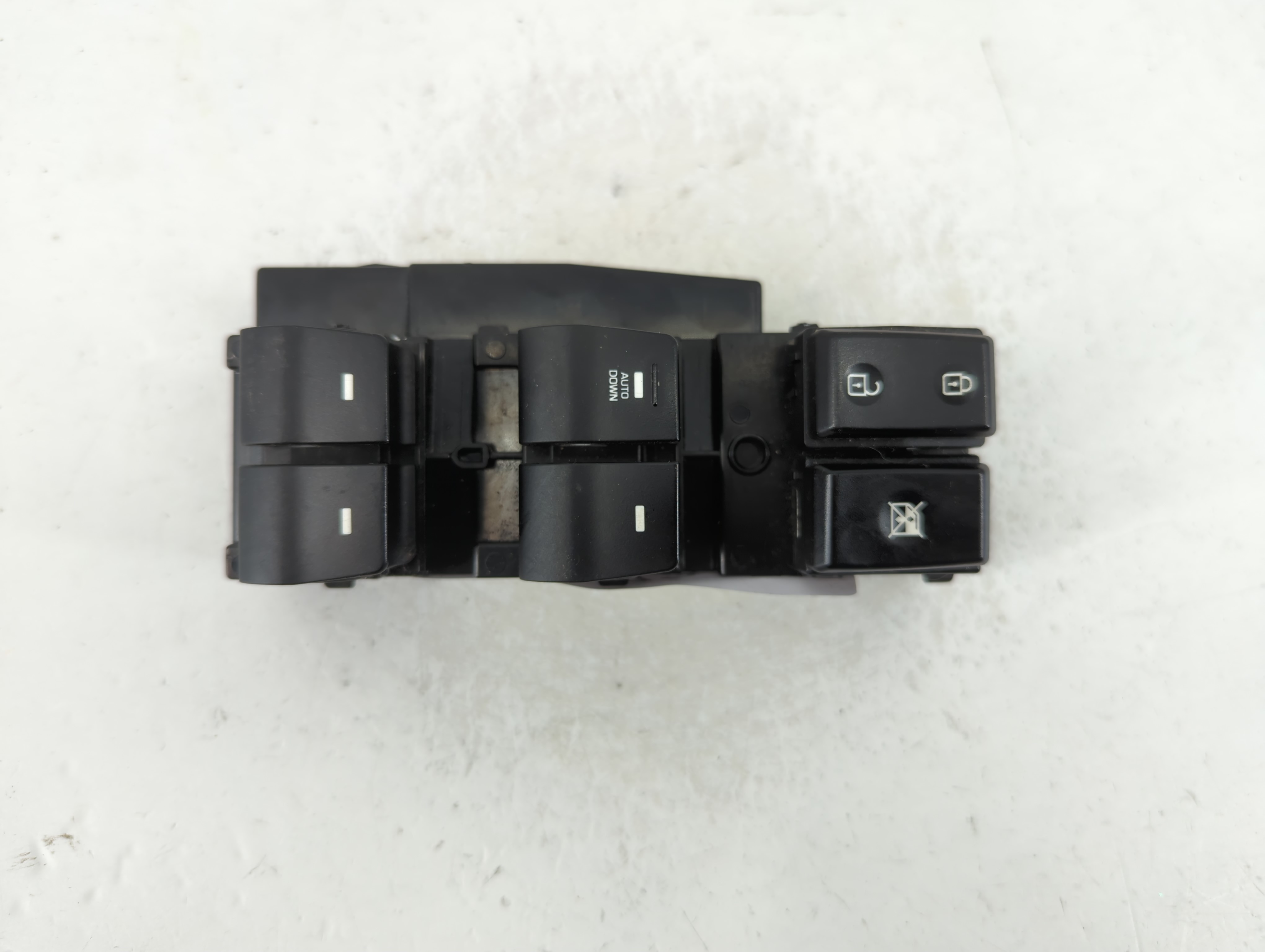 Picture of 2017-2020 Hyundai Elantra Driver Left Door Master Power Window Switch 1124731