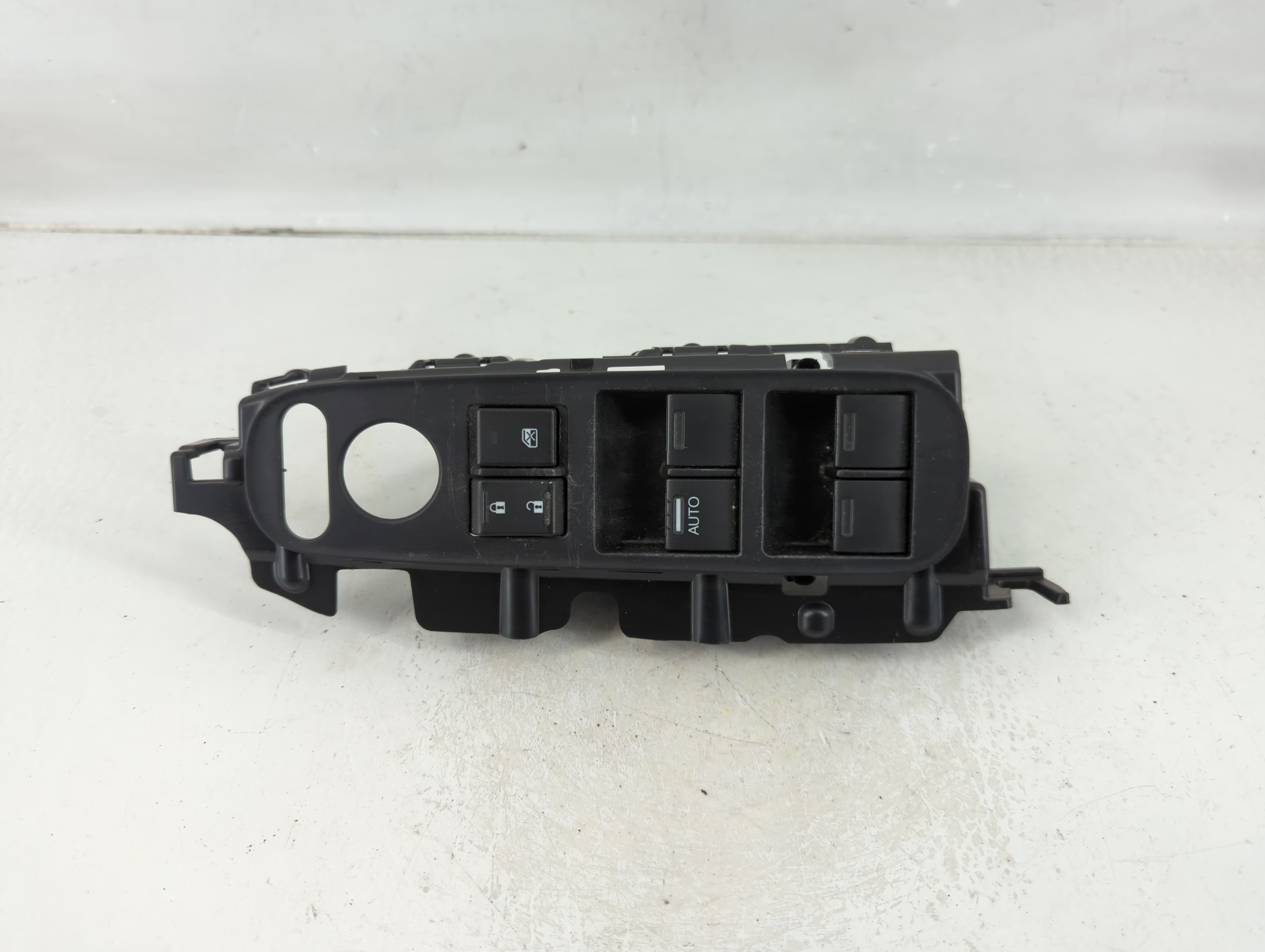 2016-2022 Honda Hr-v Driver Left Door Master Power Window Switch 1124766 - Oemusedautoparts1.com