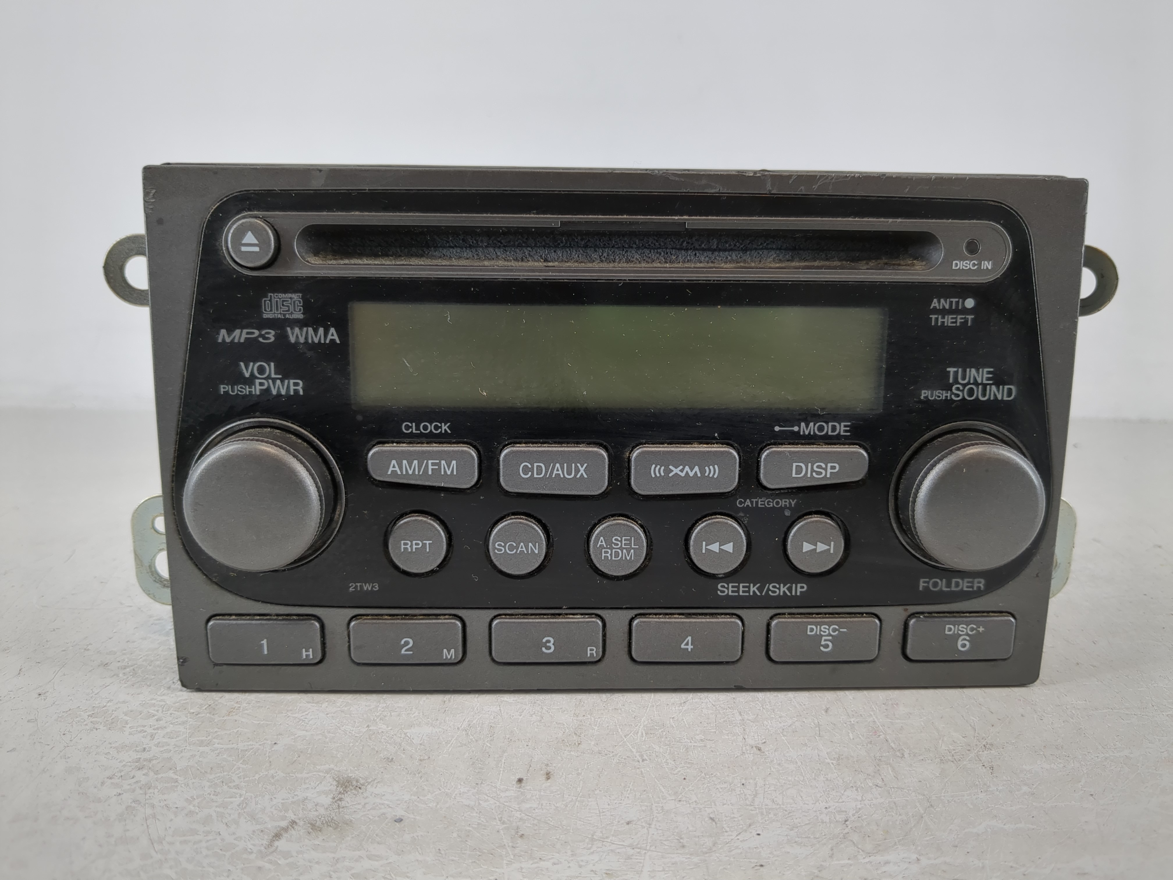 Picture of 2003-2006 Honda Element Am Fm Cd Player Radio Receiver 1124833