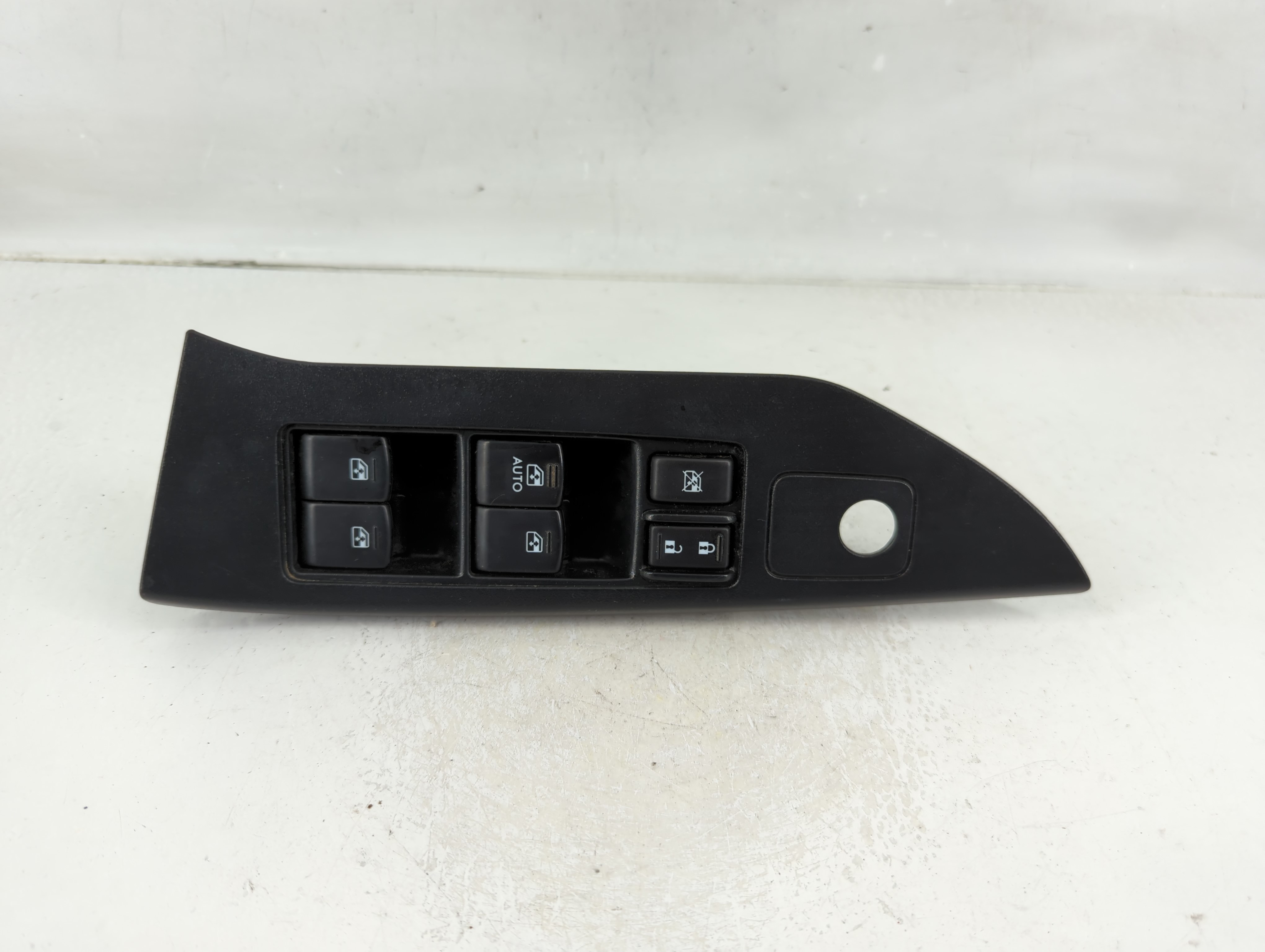 Picture of 2016 Subaru Forester Driver Left Door Master Power Window Switch 1124922