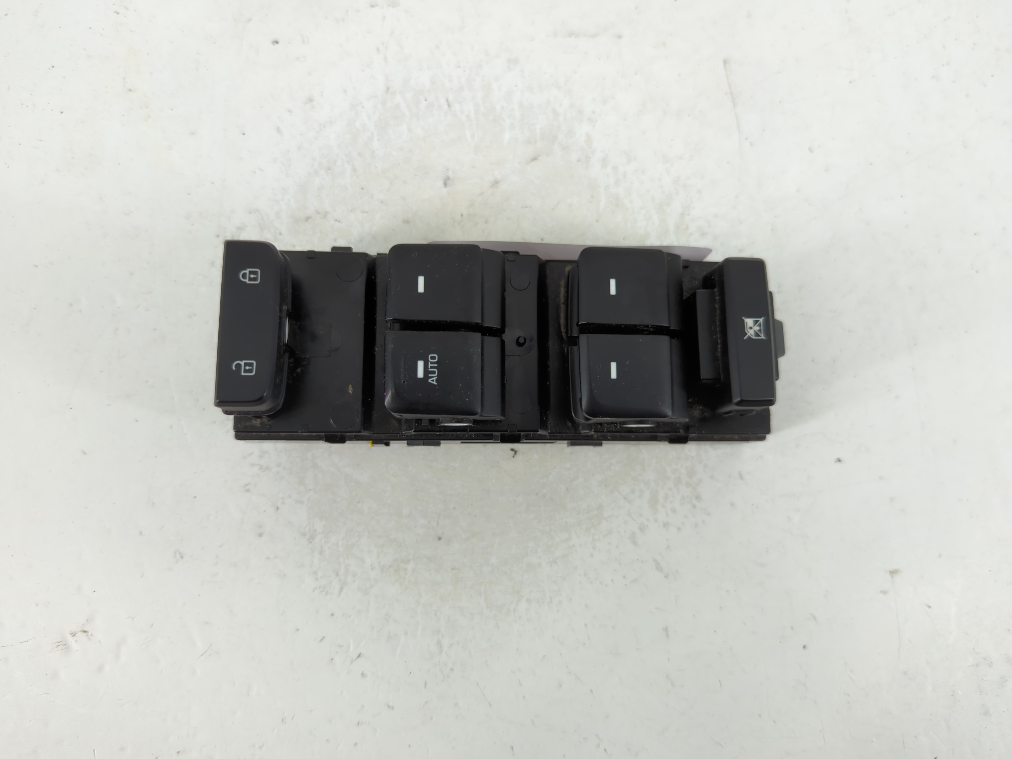 Picture of 2015-2019 Hyundai Sonata Driver Left Door Master Power Window Switch 1124977