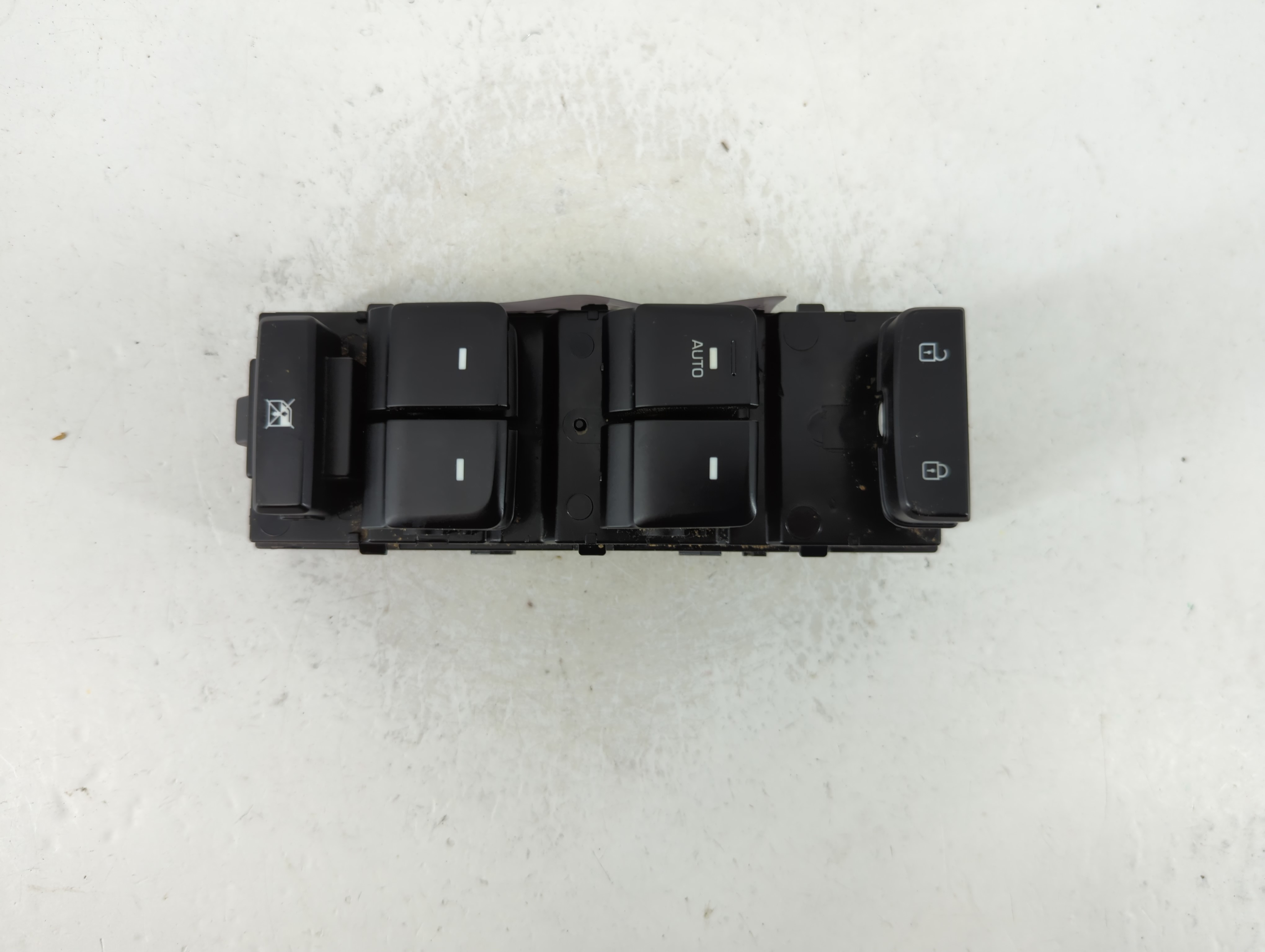 Picture of 2015-2019 Hyundai Sonata Driver Left Door Master Power Window Switch 1125107