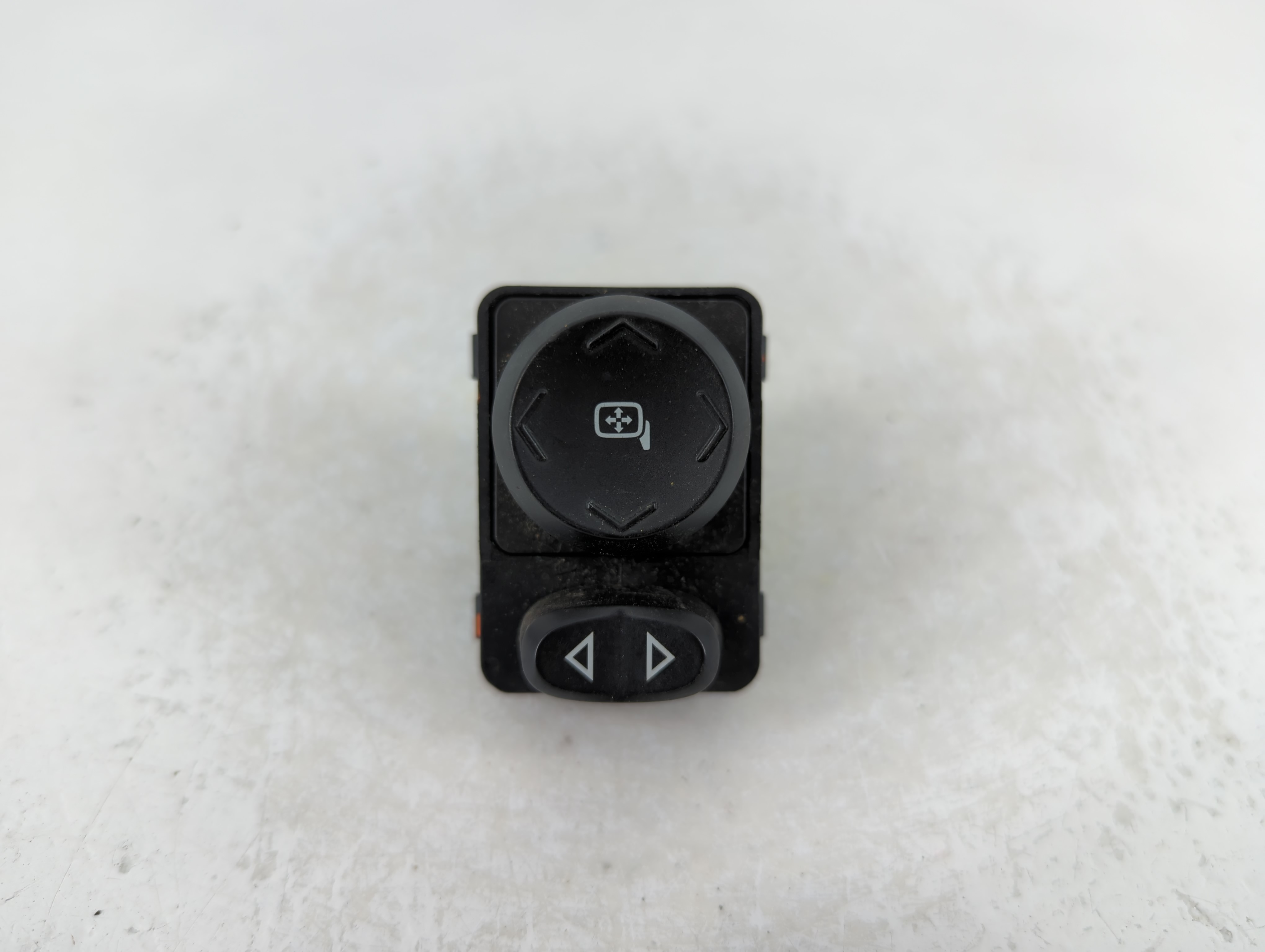 2009-2017 Chevrolet Traverse Driver Left Door Master Power Window Switch 1125144 - Oemusedautoparts1.com