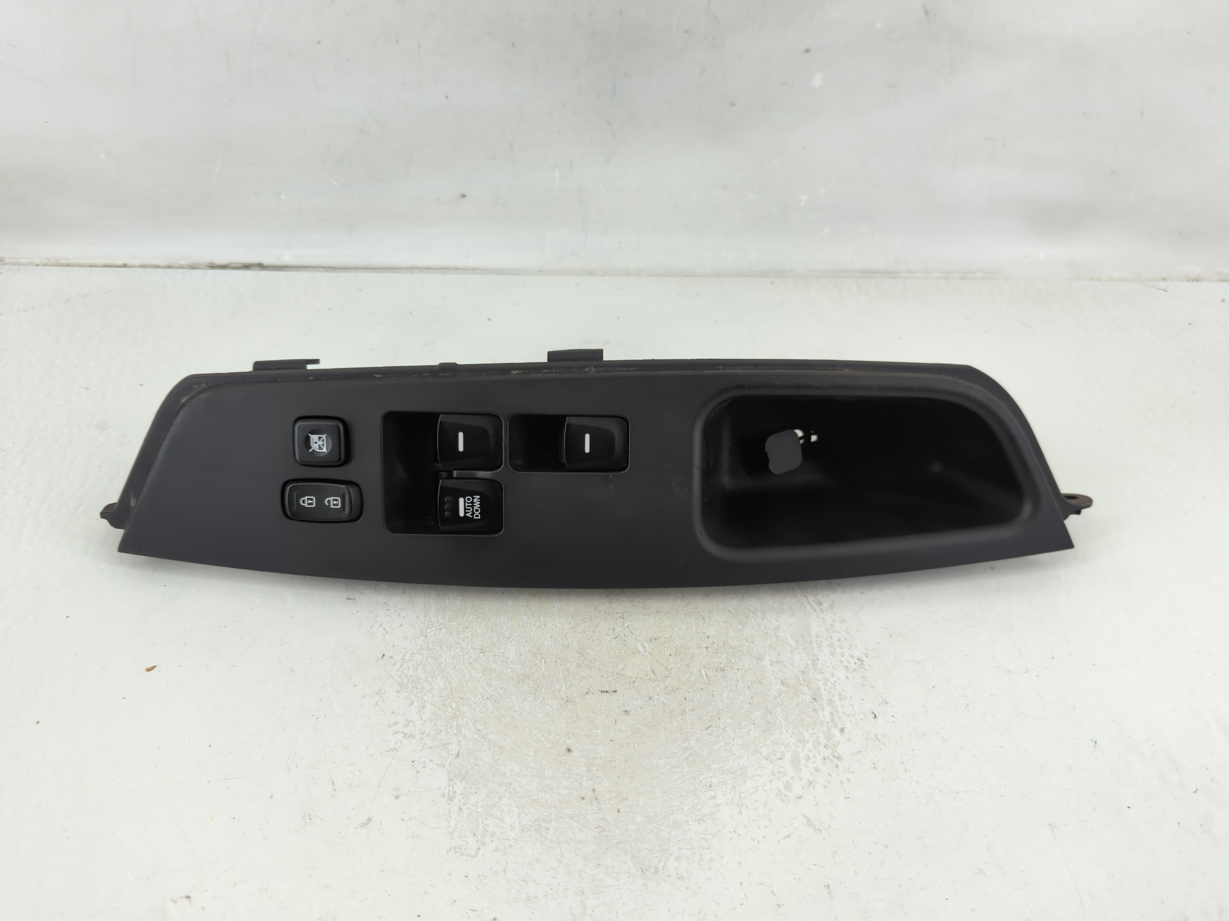 Picture of 2012-2017 Hyundai Veloster Driver Left Door Master Power Window Switch 1125146