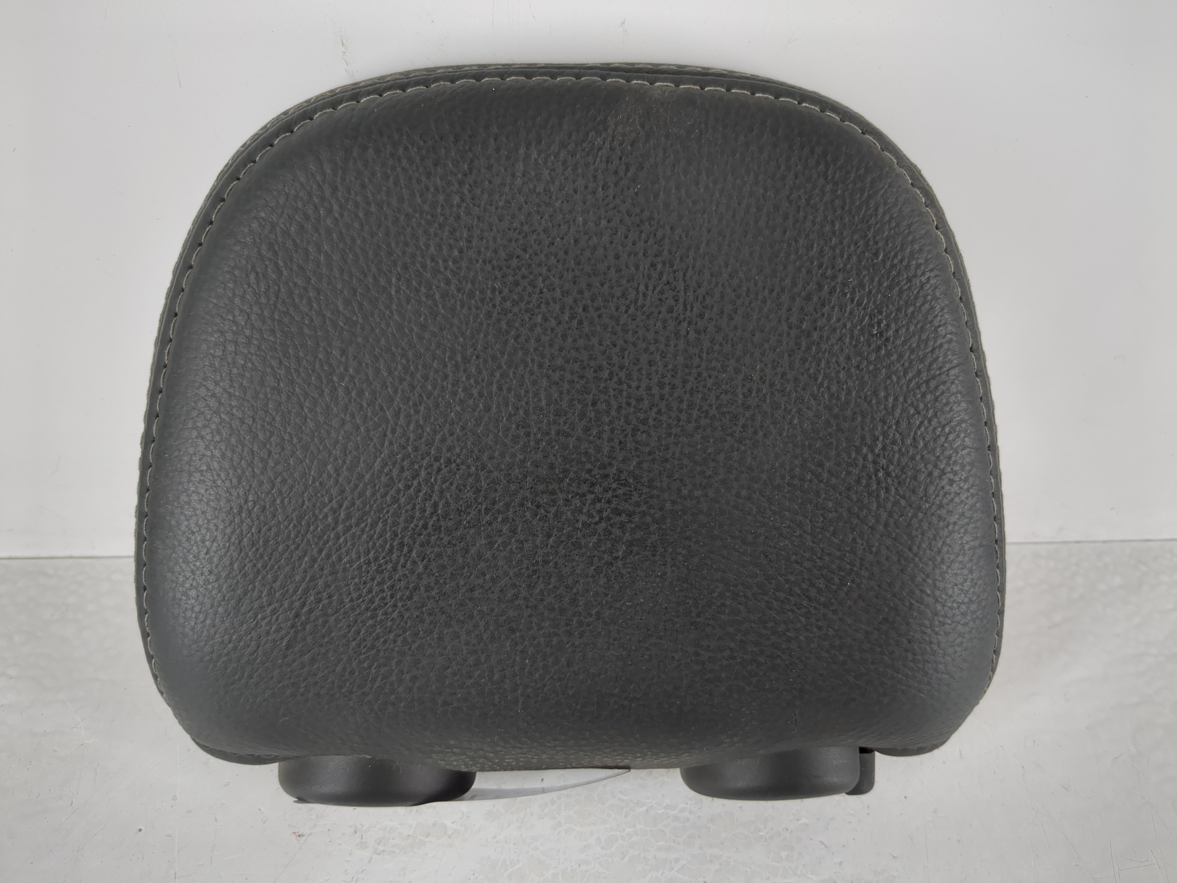 2012-2013 Kia Sorento Headrest Head Rest Rear Seat Black 1125156 - Oemusedautoparts1.com