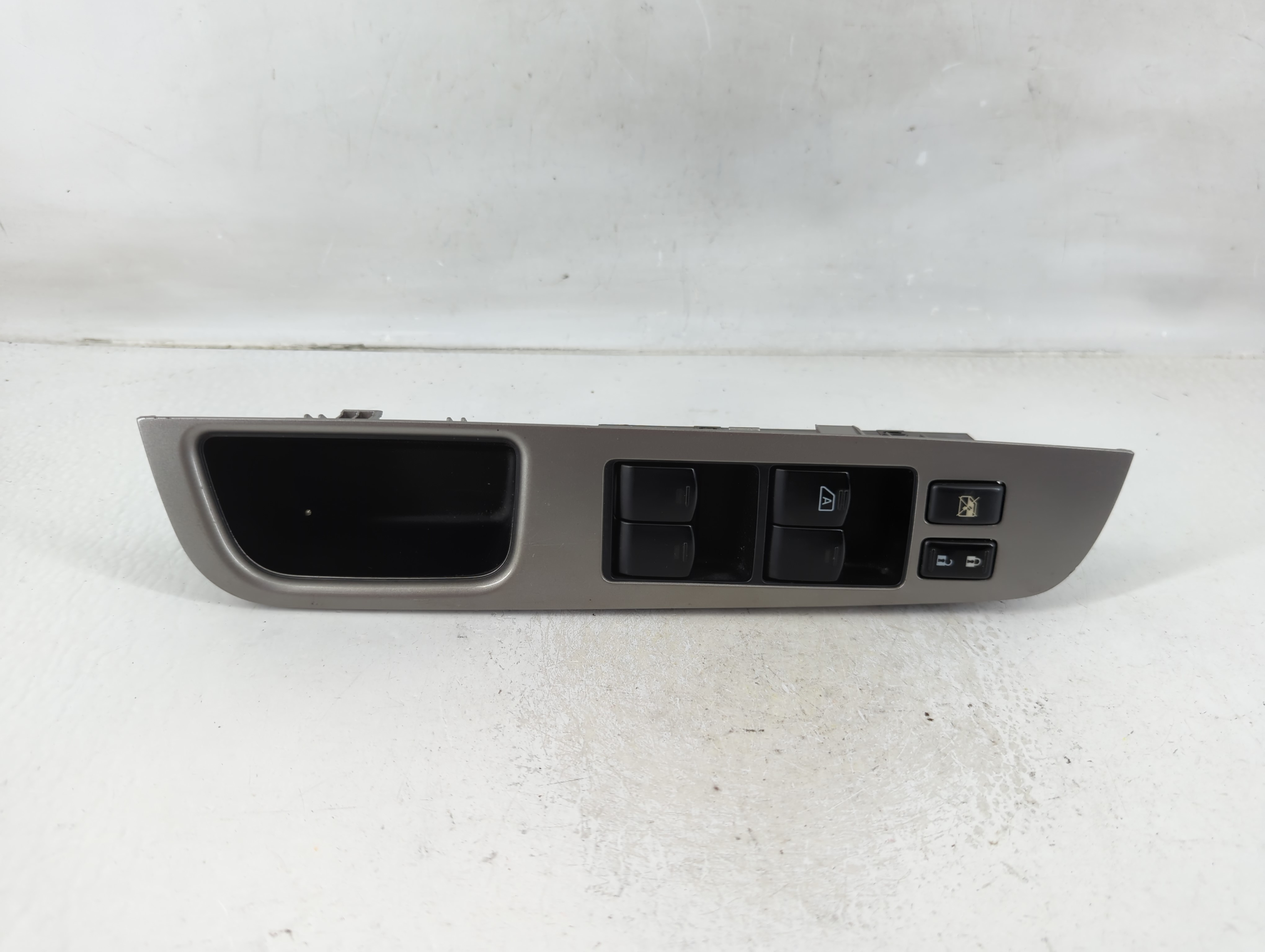 Picture of 2007-2009 Nissan Versa Driver Left Door Master Power Window Switch 1125177