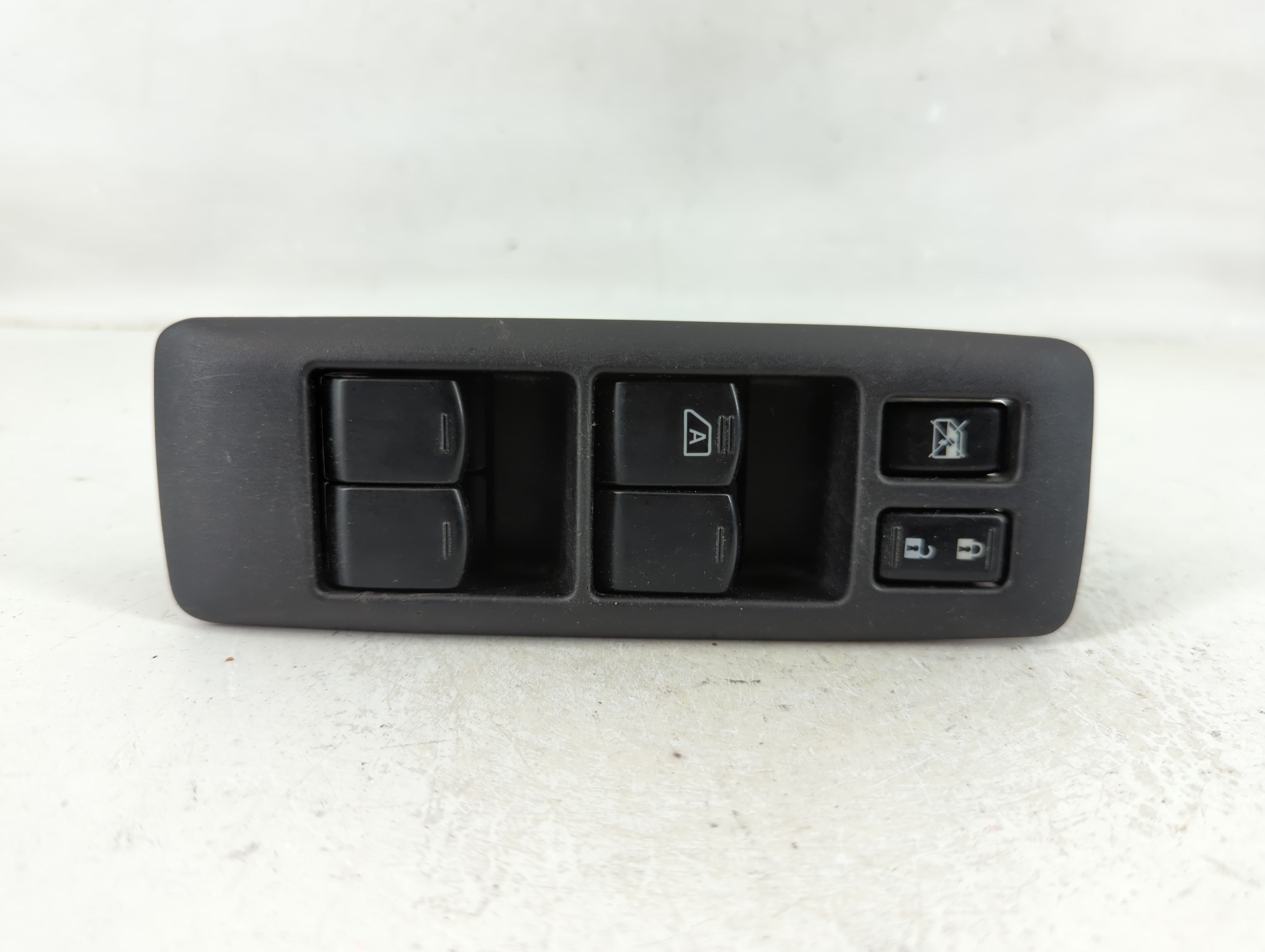 Picture of 2011-2015 Nissan Rogue Driver Left Door Master Power Window Switch 1125240