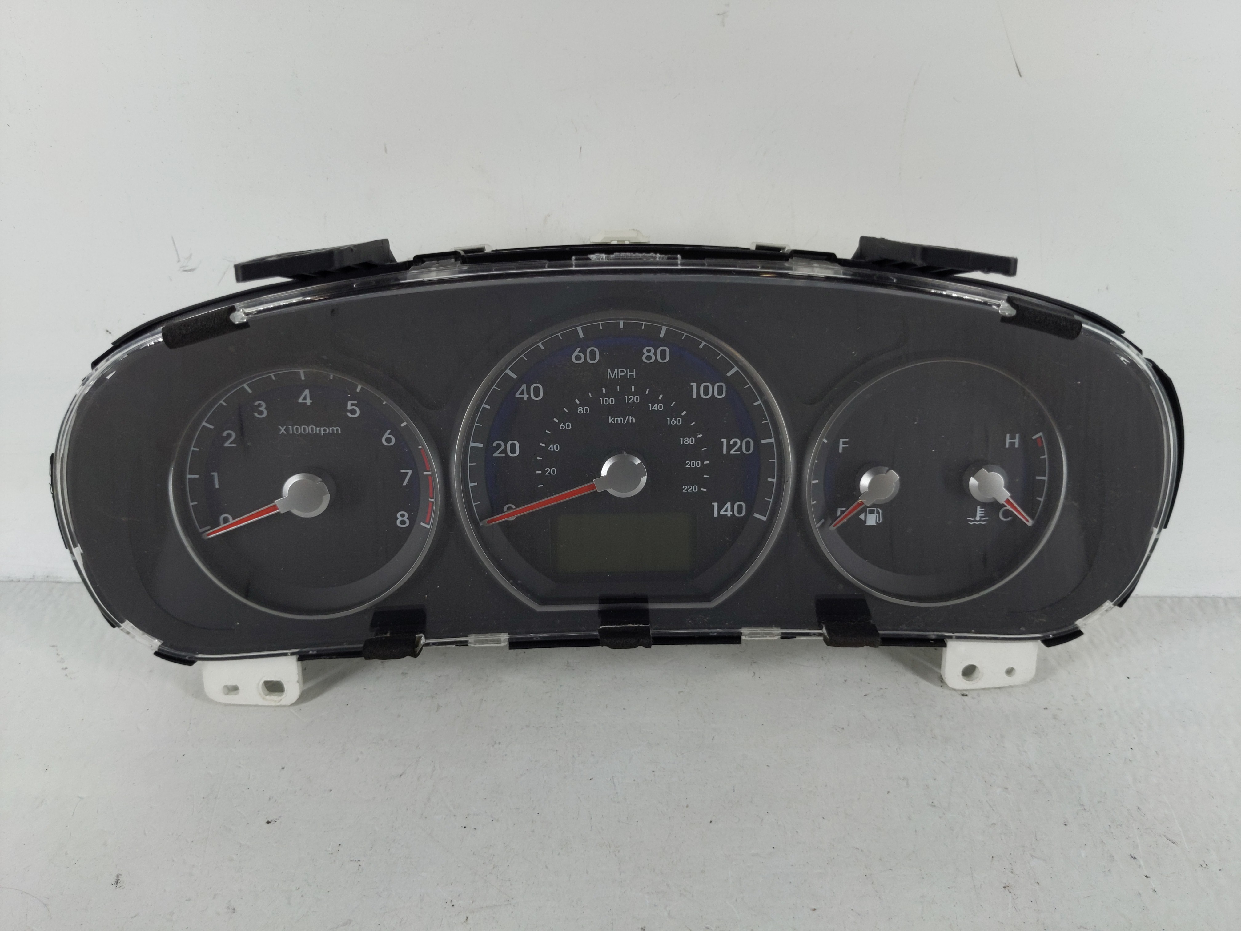 Picture of 2010-2012 Hyundai Santa Fe Speedometer Instrument Cluster Gauges 1125314