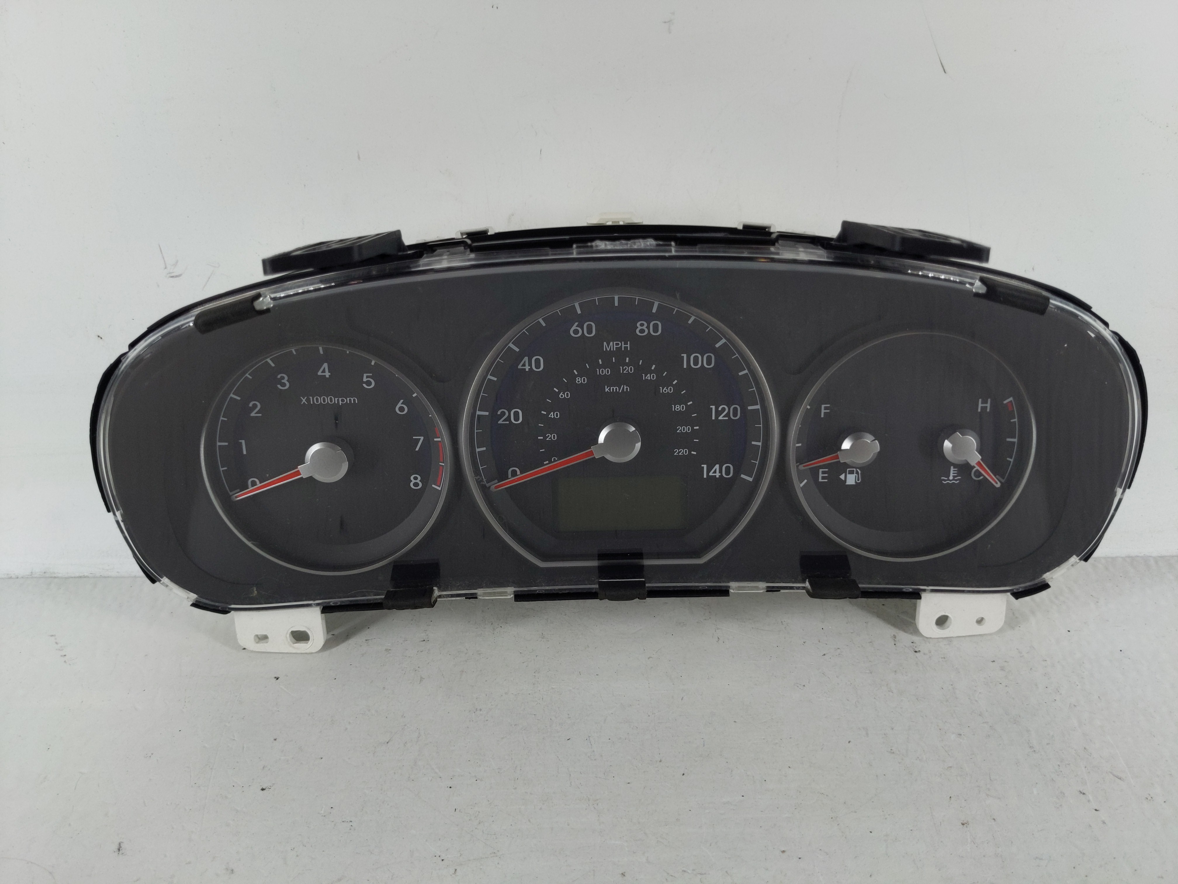 Picture of 2010-2012 Hyundai Santa Fe Speedometer Instrument Cluster Gauges 1125316
