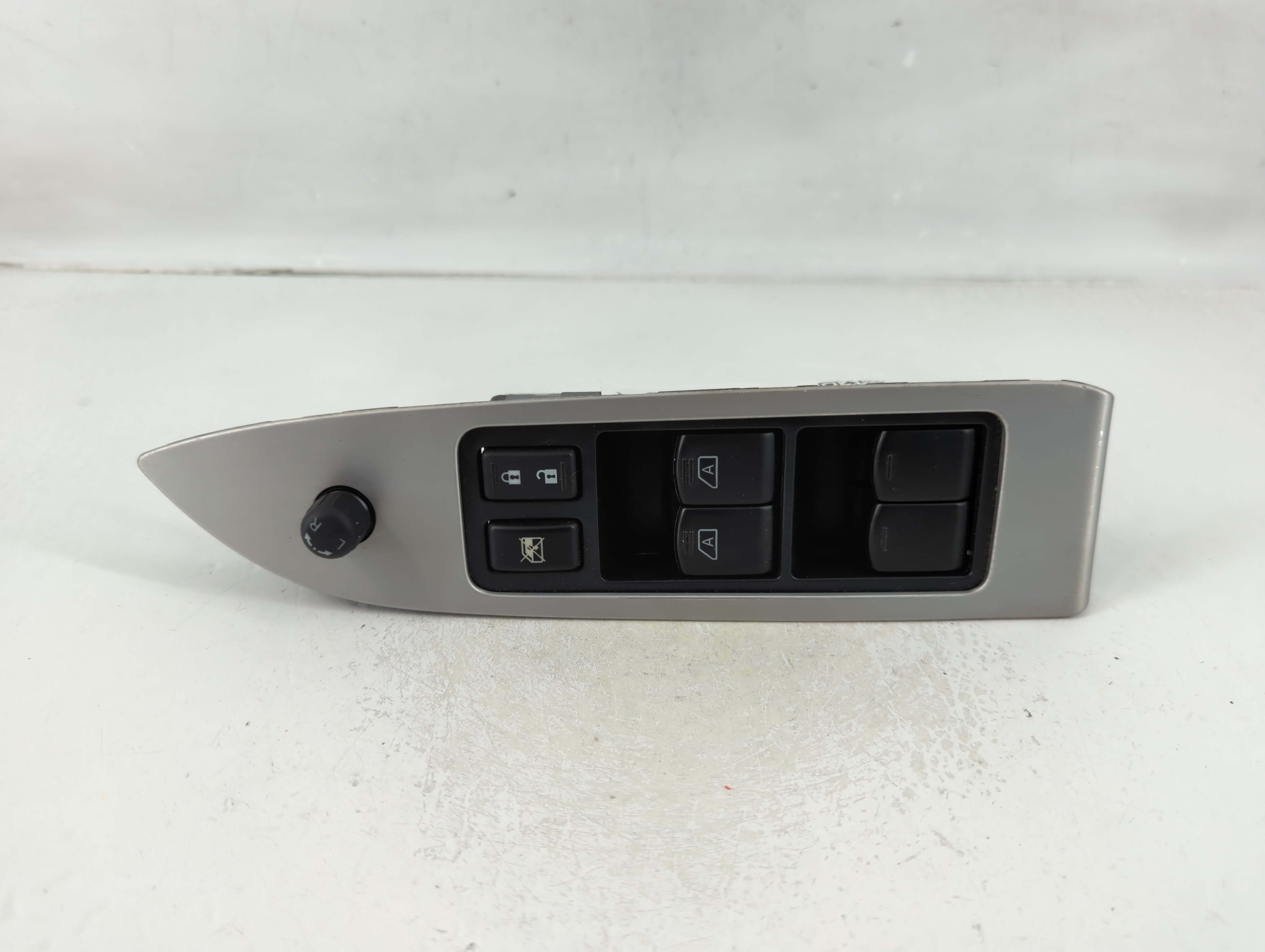 Picture of 2009-2014 Nissan Murano Driver Left Door Master Power Window Switch 1125343